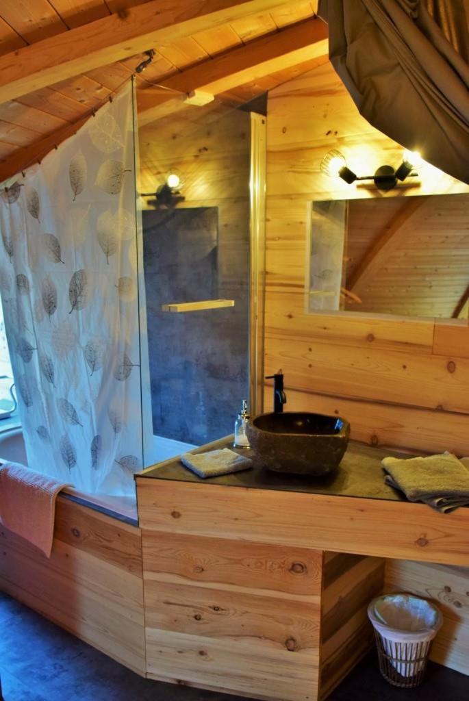 Double Room with Private Bathroom - Photo 11