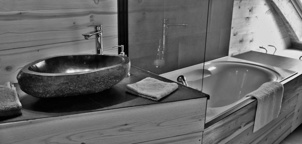 Double Room with Private Bathroom - Photo 17