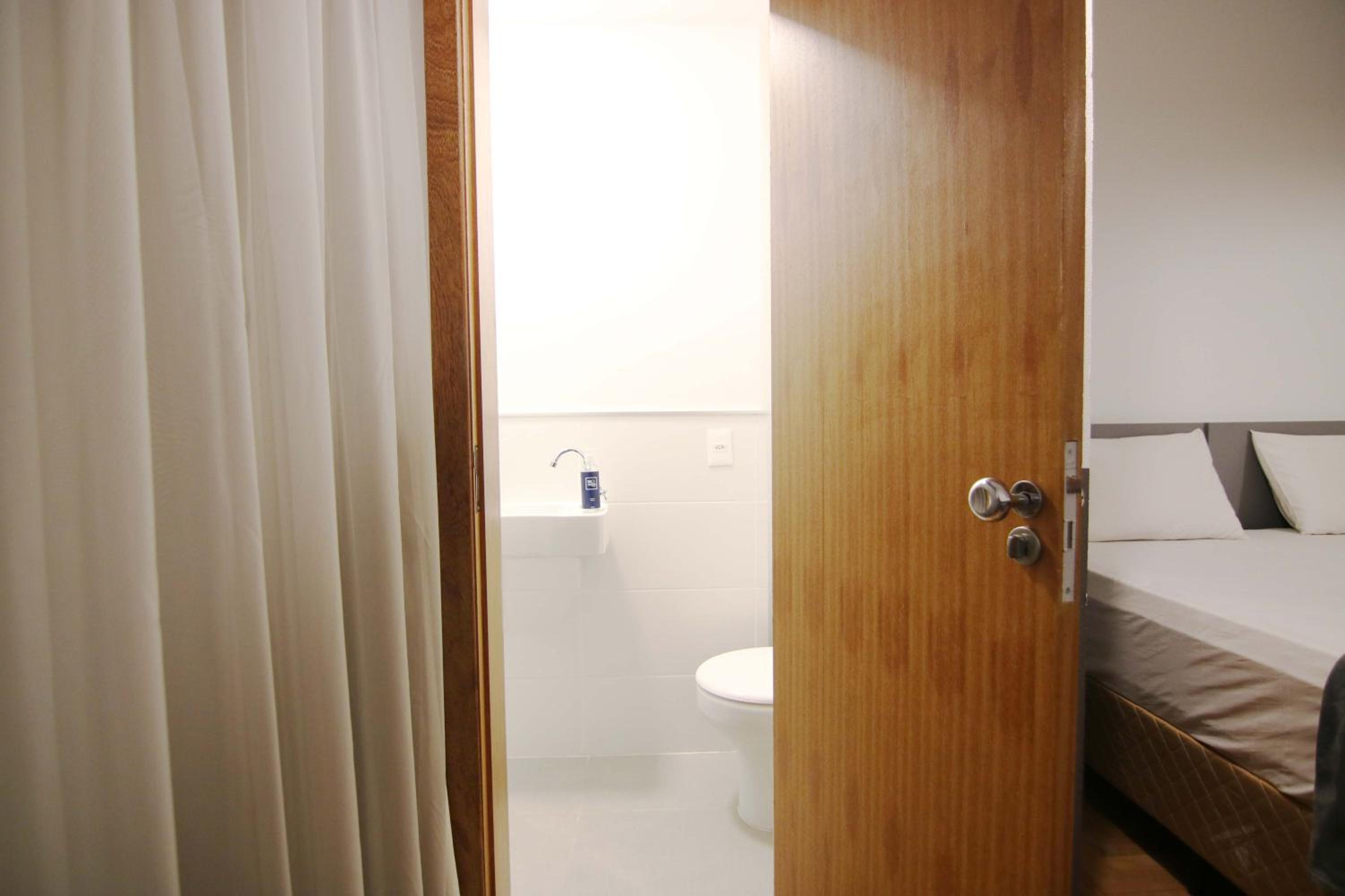 Standard Double Room - Photo 7