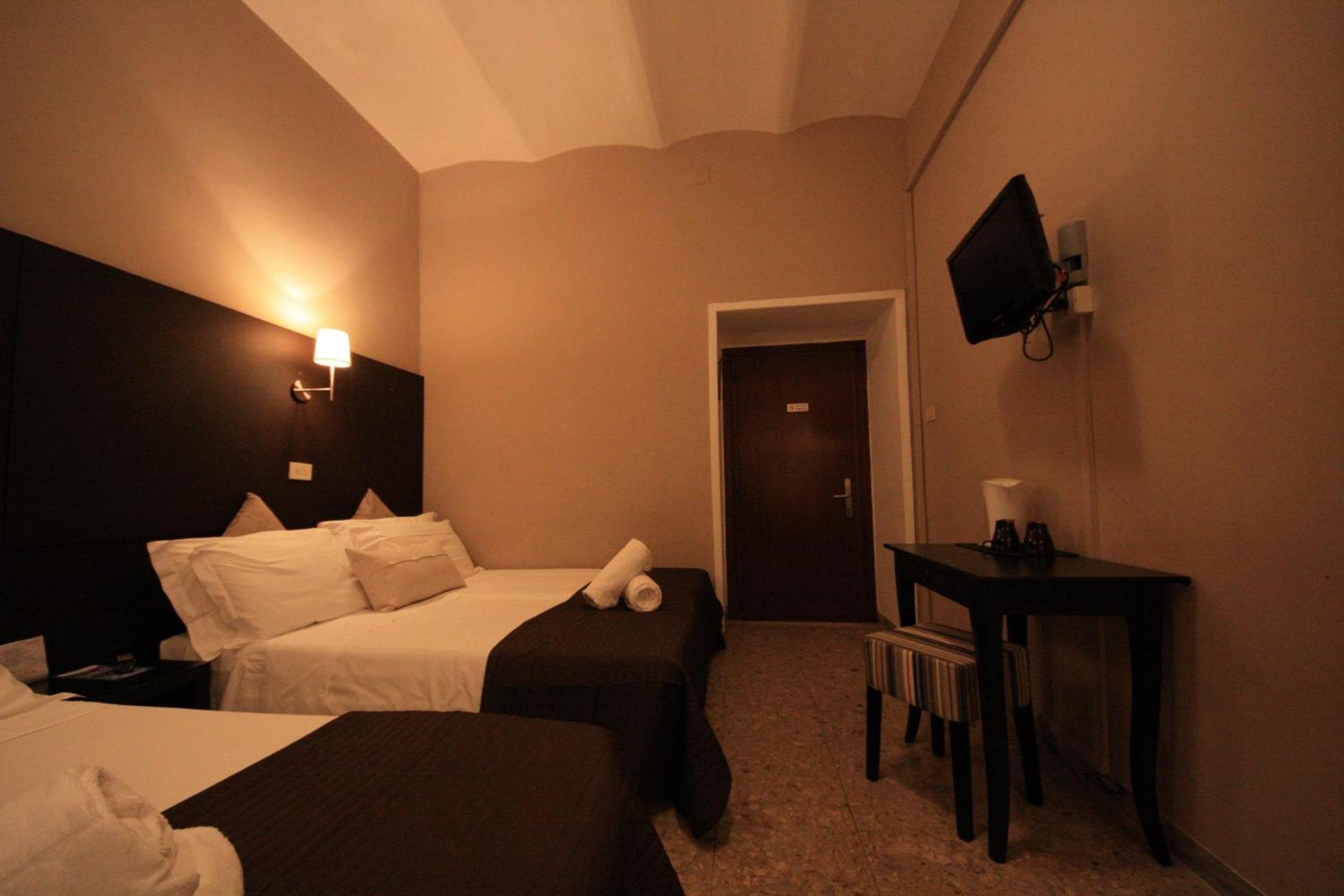 Comfort Double Room with Extra Bed photo 1