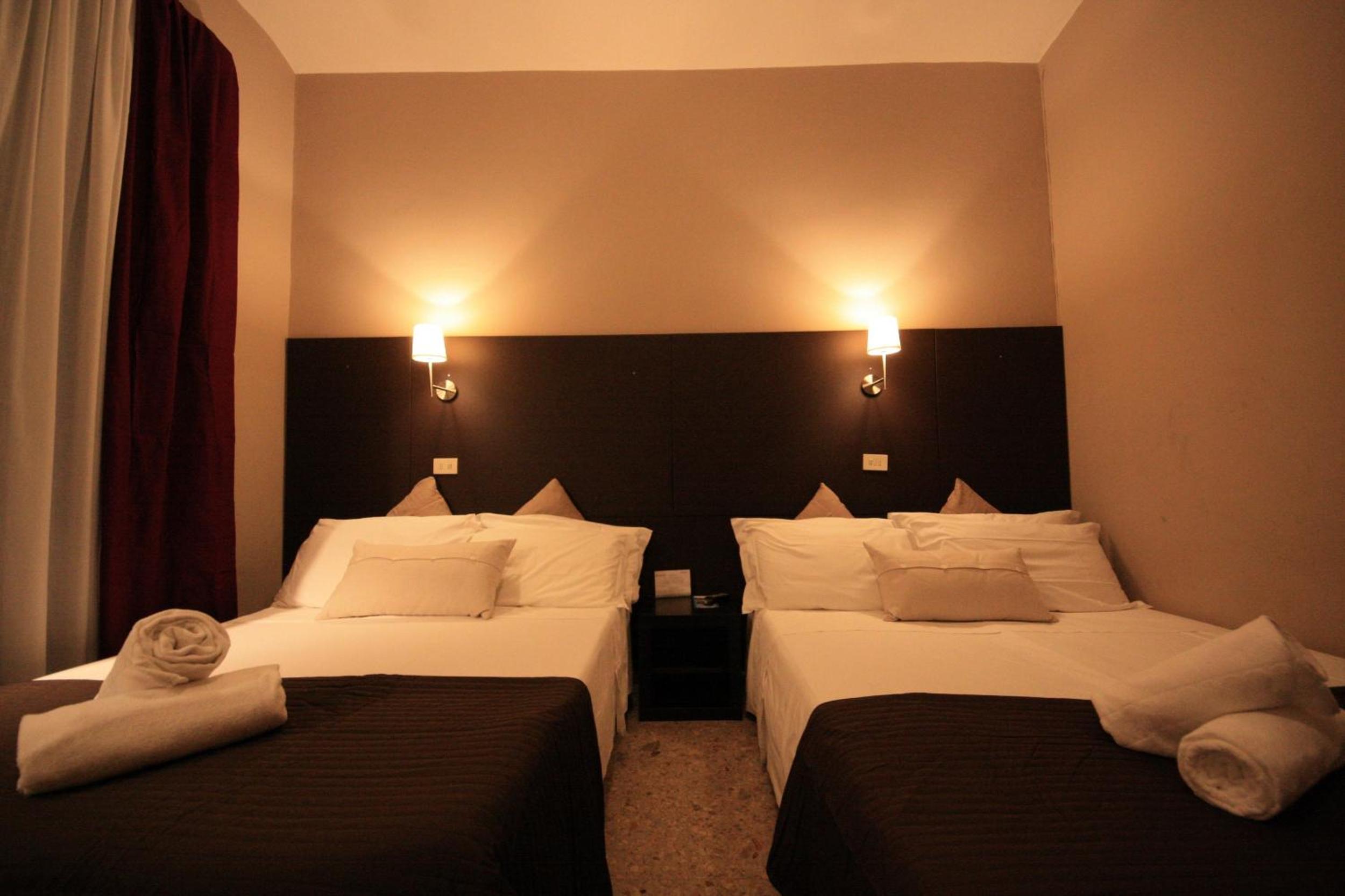 Economy Double Room photo 3
