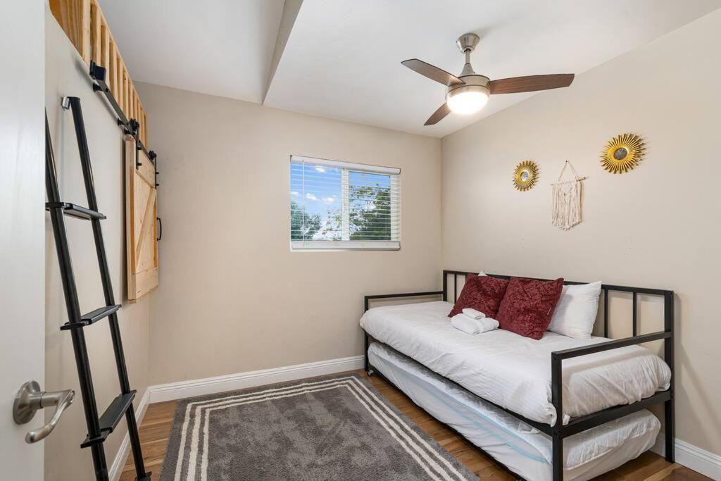 Four-Bedroom House photo 1