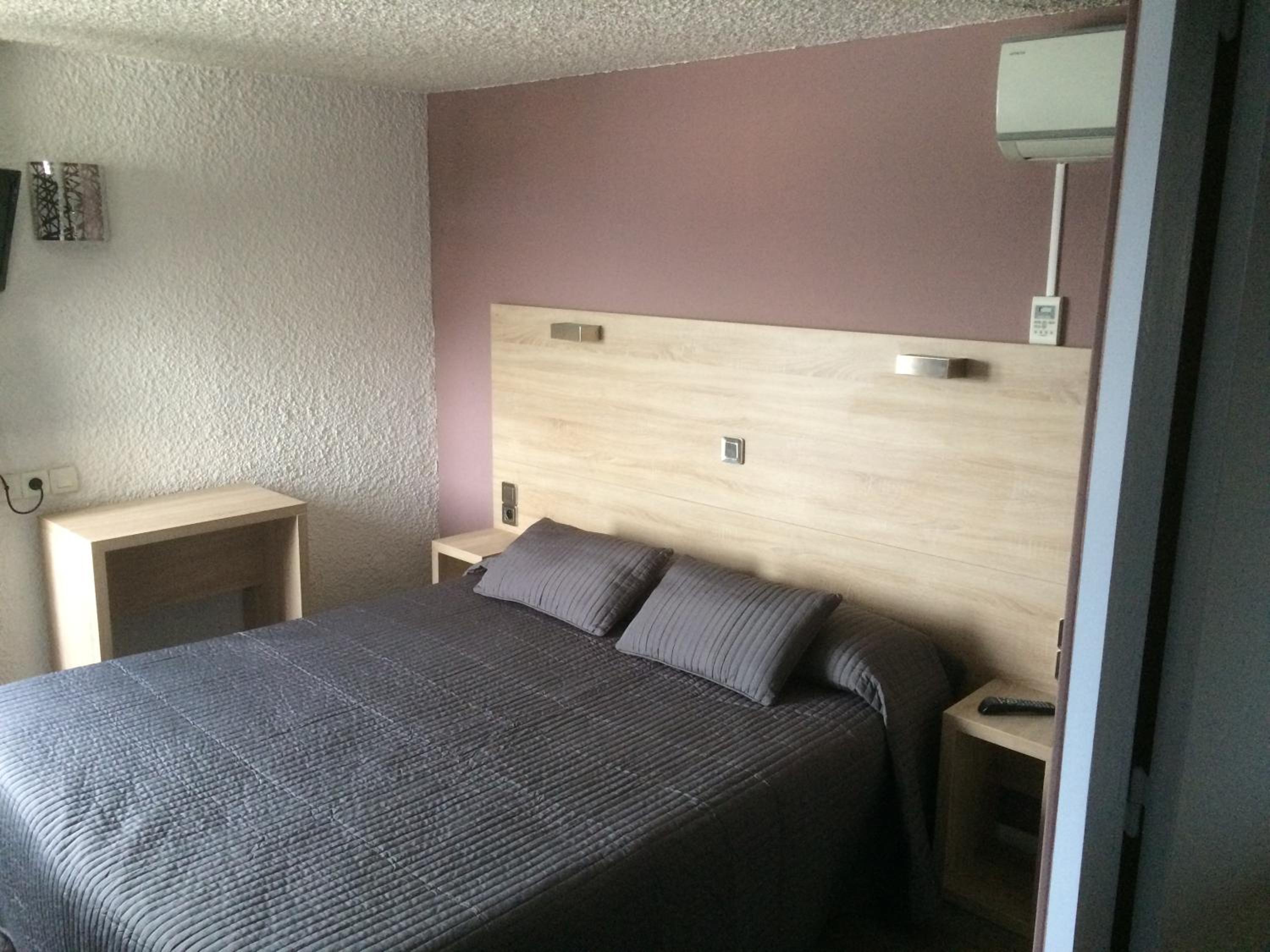 Standard Double Room - Photo 4