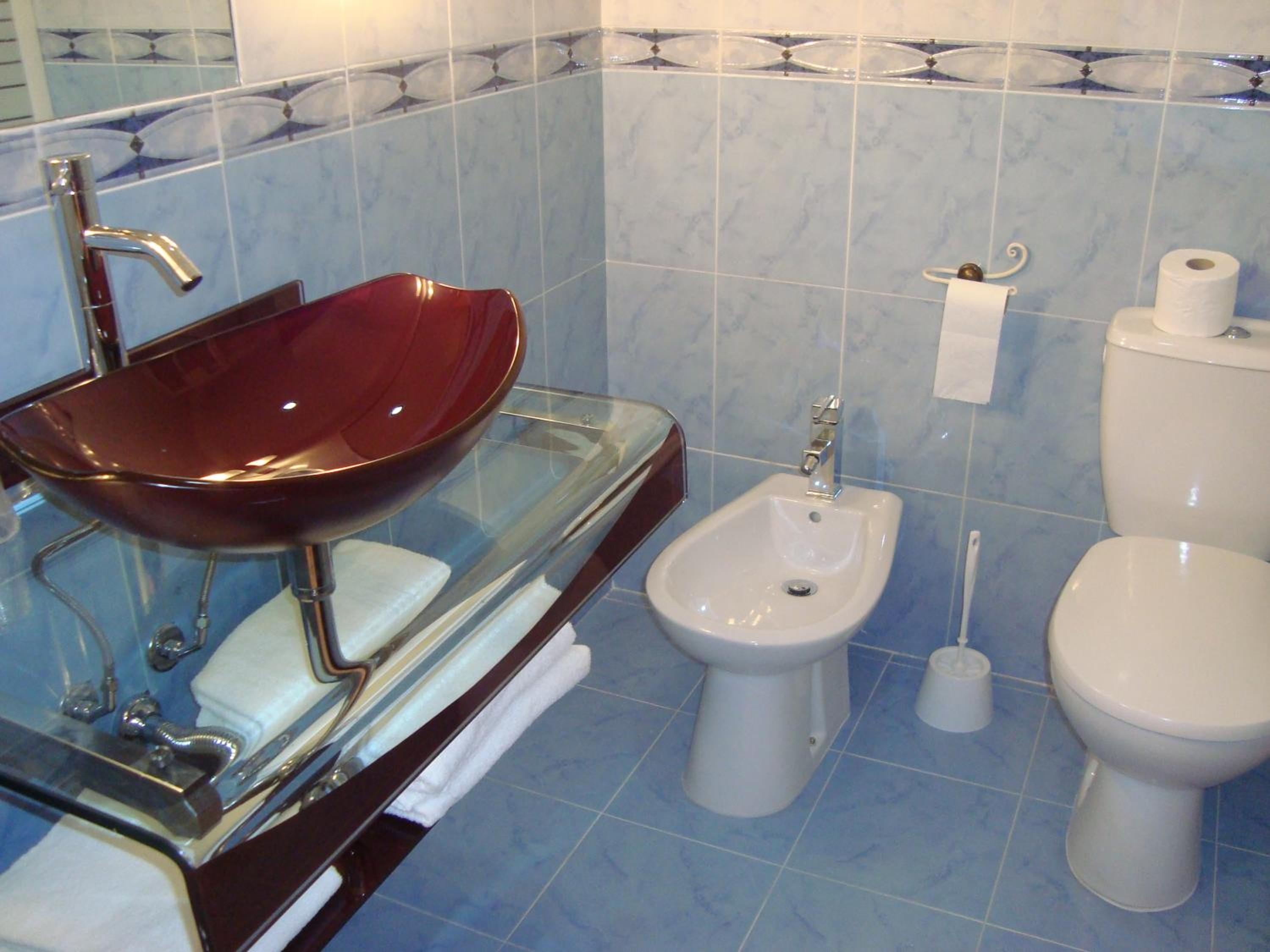 Twin Room - Photo 2