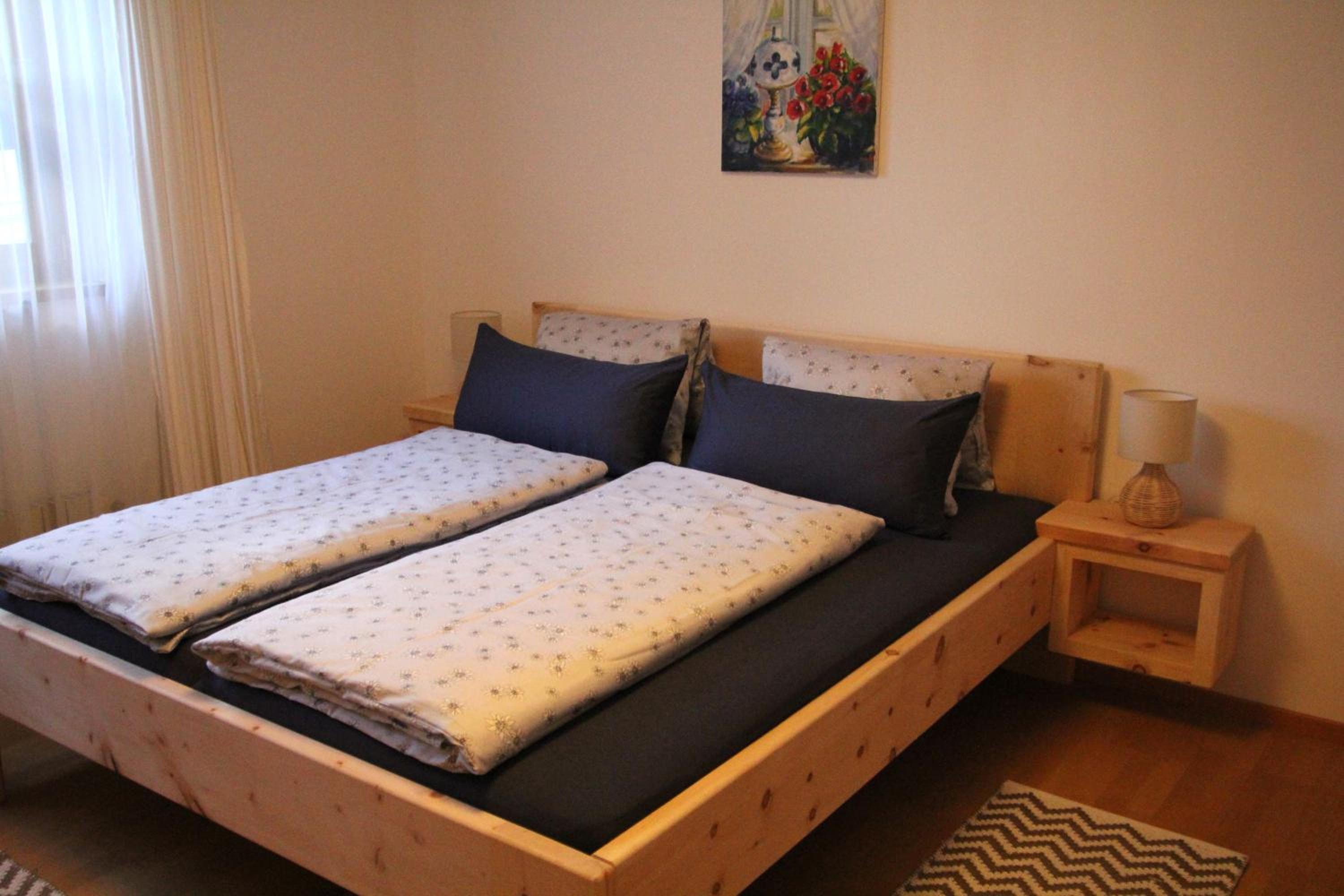 One-Bedroom Apartment photo 1