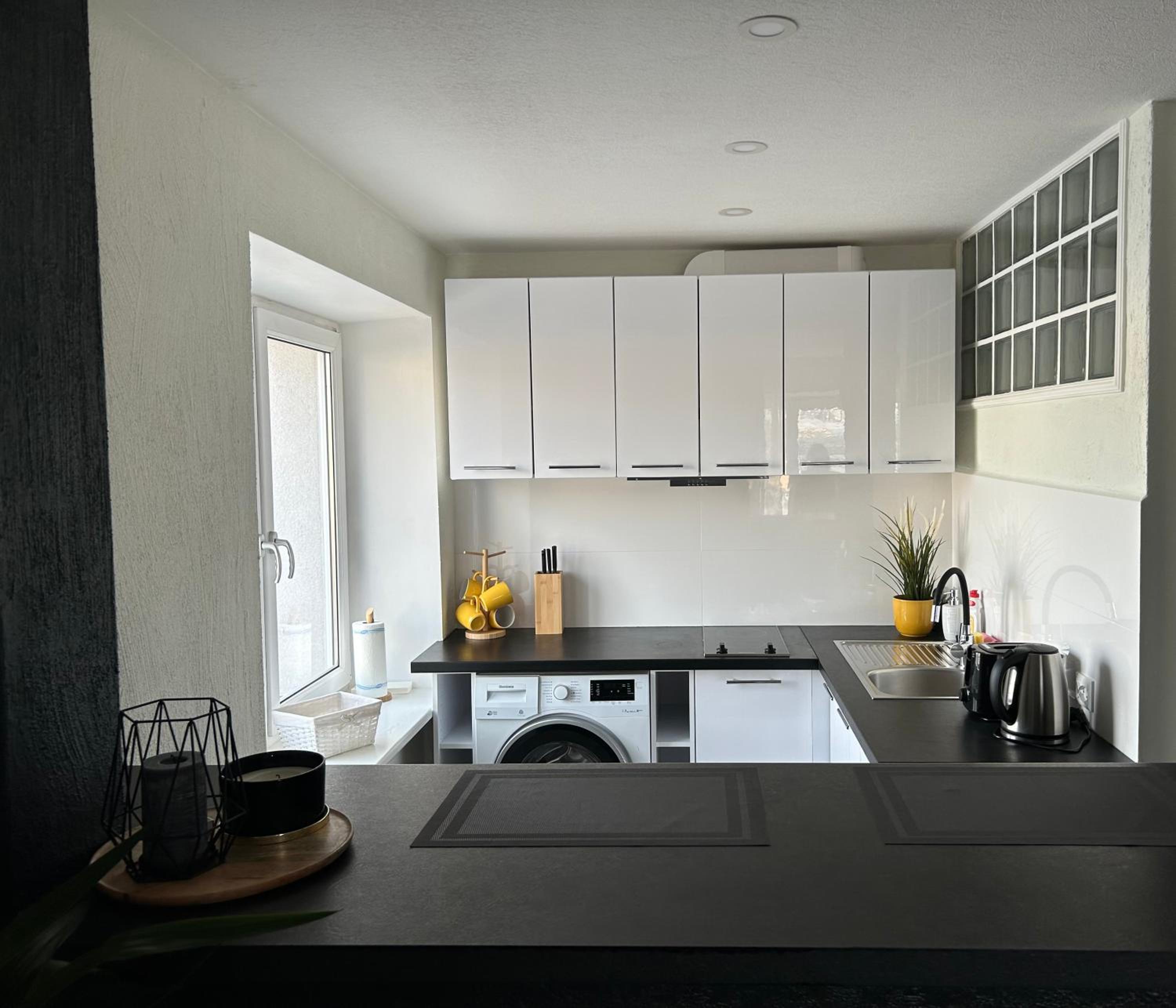 One-Bedroom Apartment - Photo 13