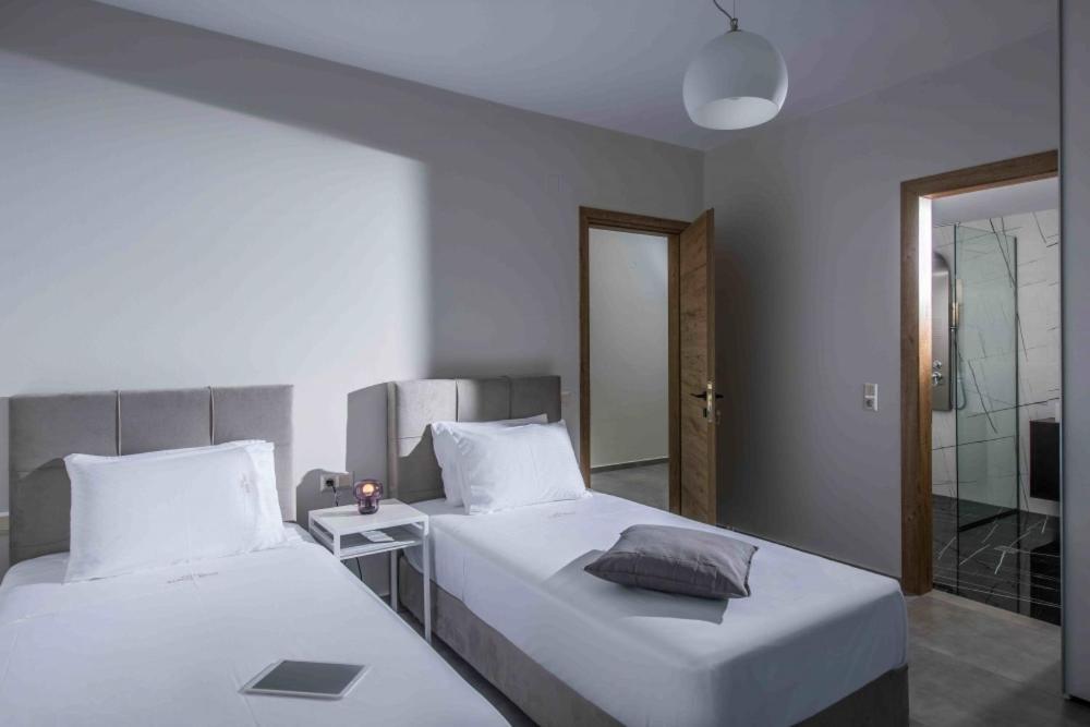 Three-Bedroom Villa photo 1