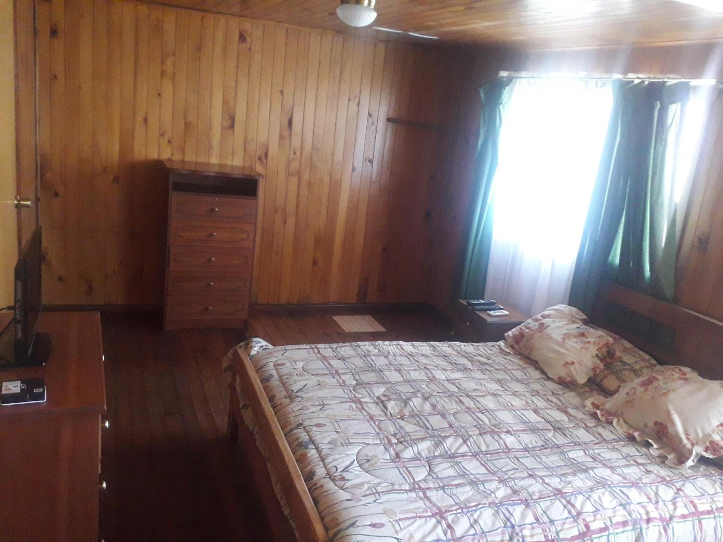 Queen Room photo 1