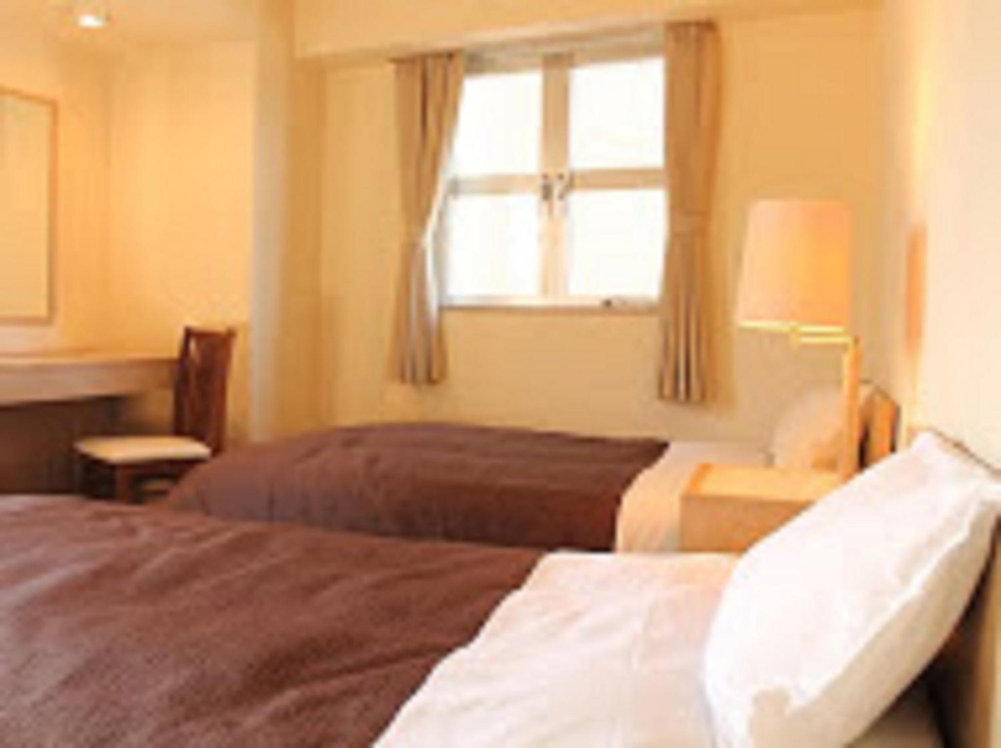 Twin Room - Smoking - Photo 6