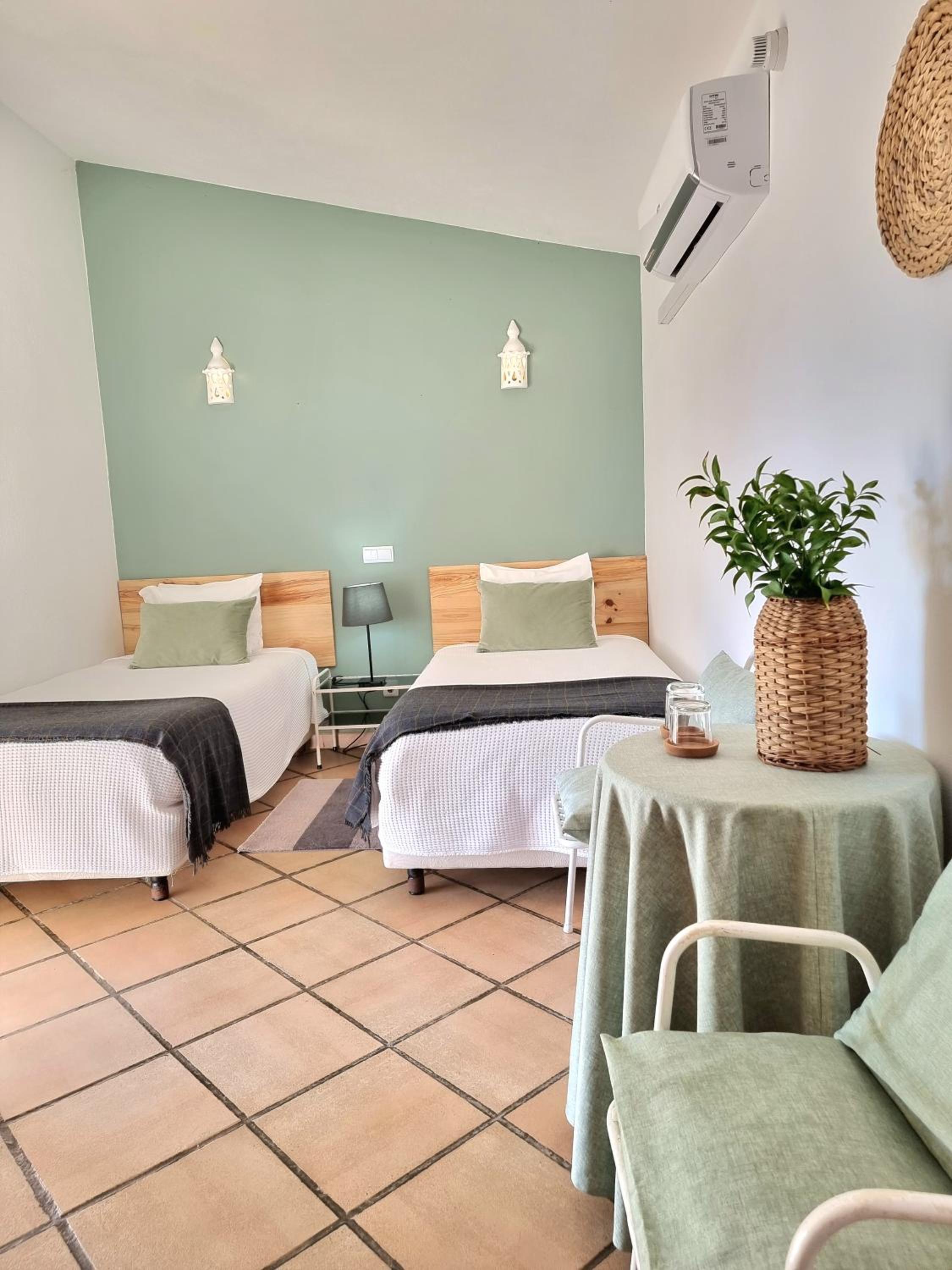 Standard Twin Room with Garden View photo 3