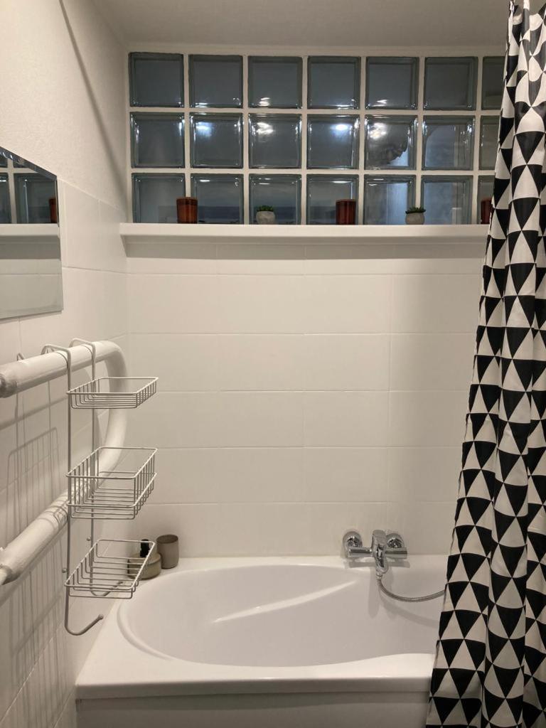 One-Bedroom Apartment - Photo 16