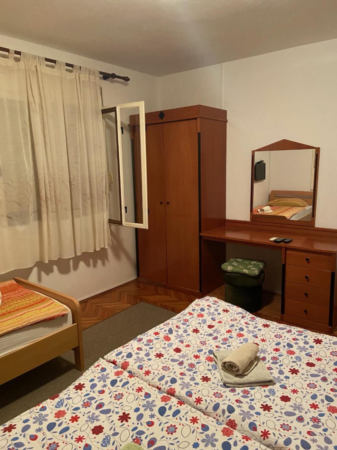 Triple Room with Private External Bathroom photo 1