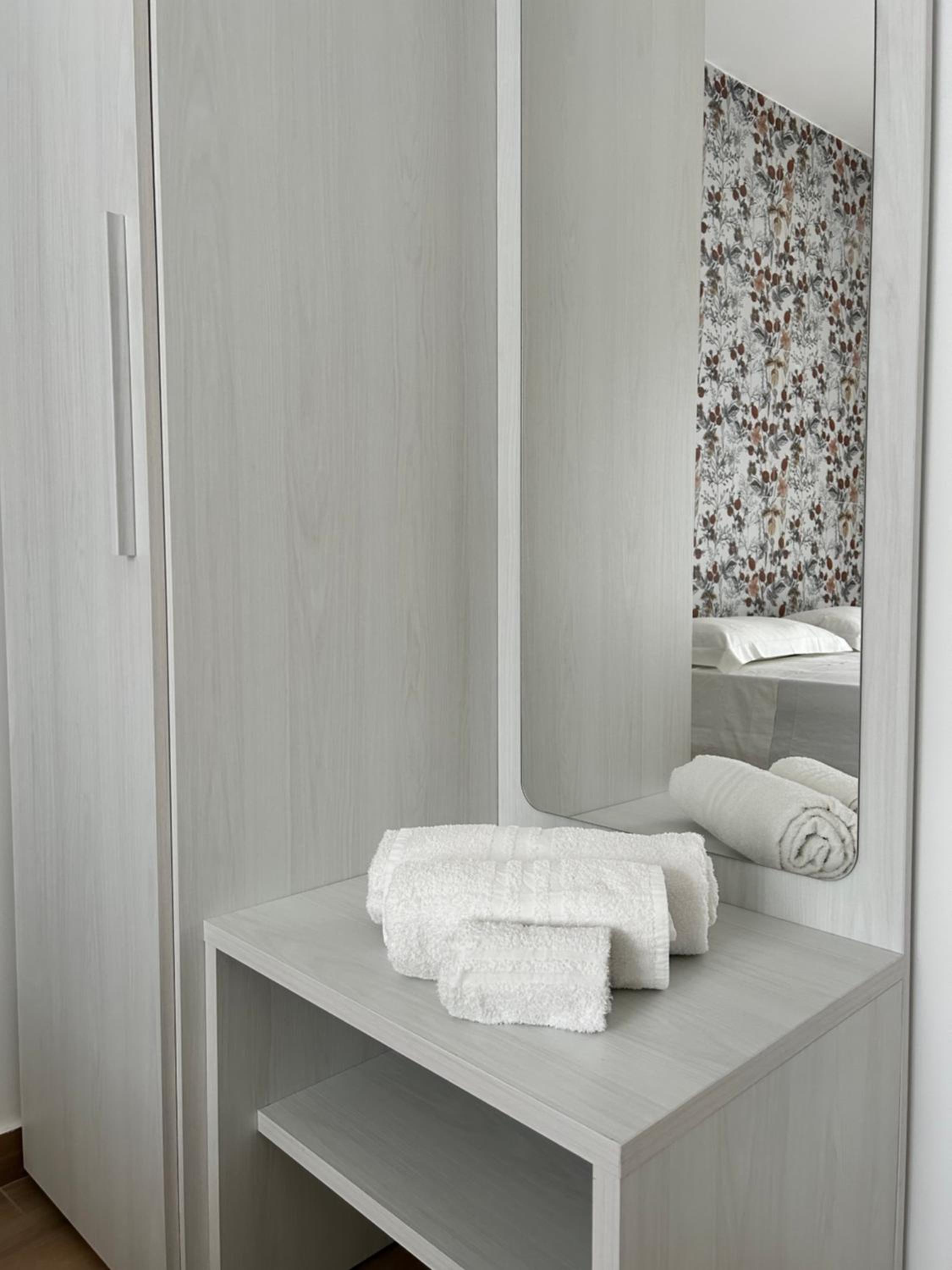 Double Room with Private Bathroom - Photo 4