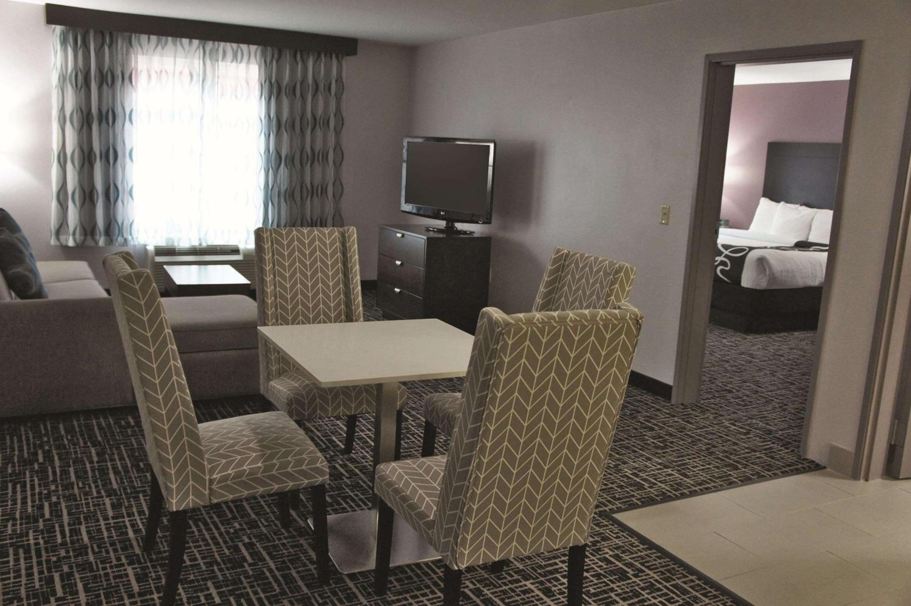 Deluxe Family Apartment - Non-Smoking