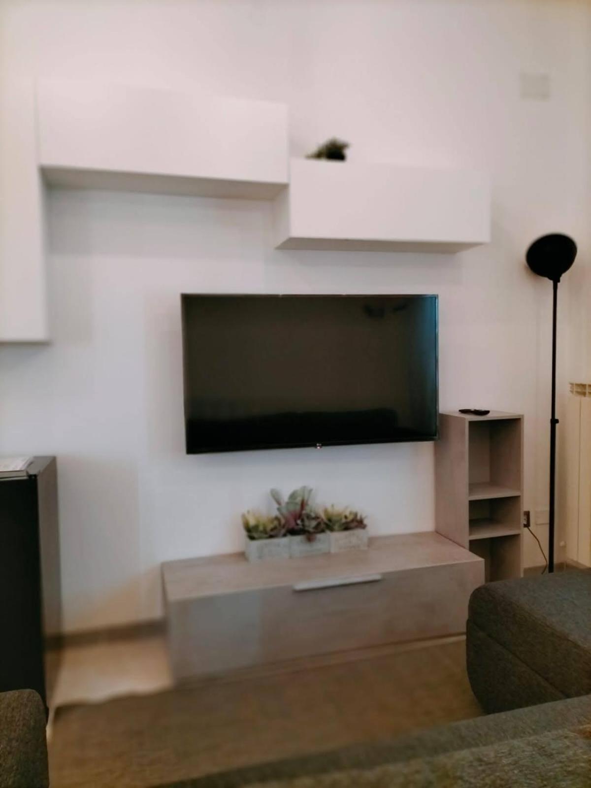 Two-Bedroom Apartment photo 2
