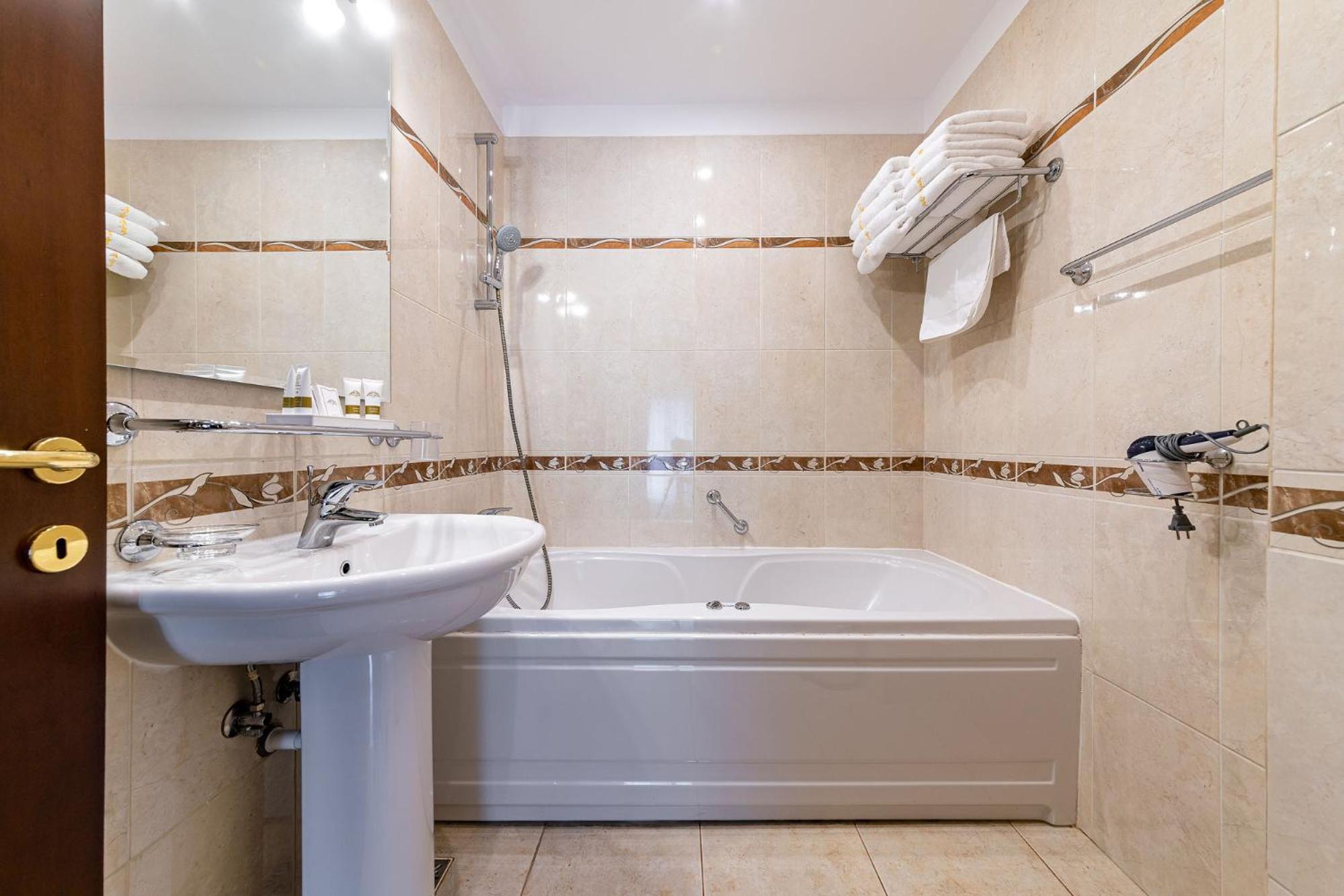Family Apartment - Photo 4