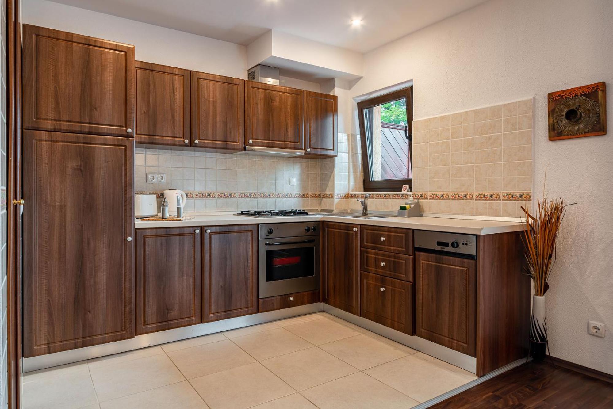 Family Apartment - Photo 8