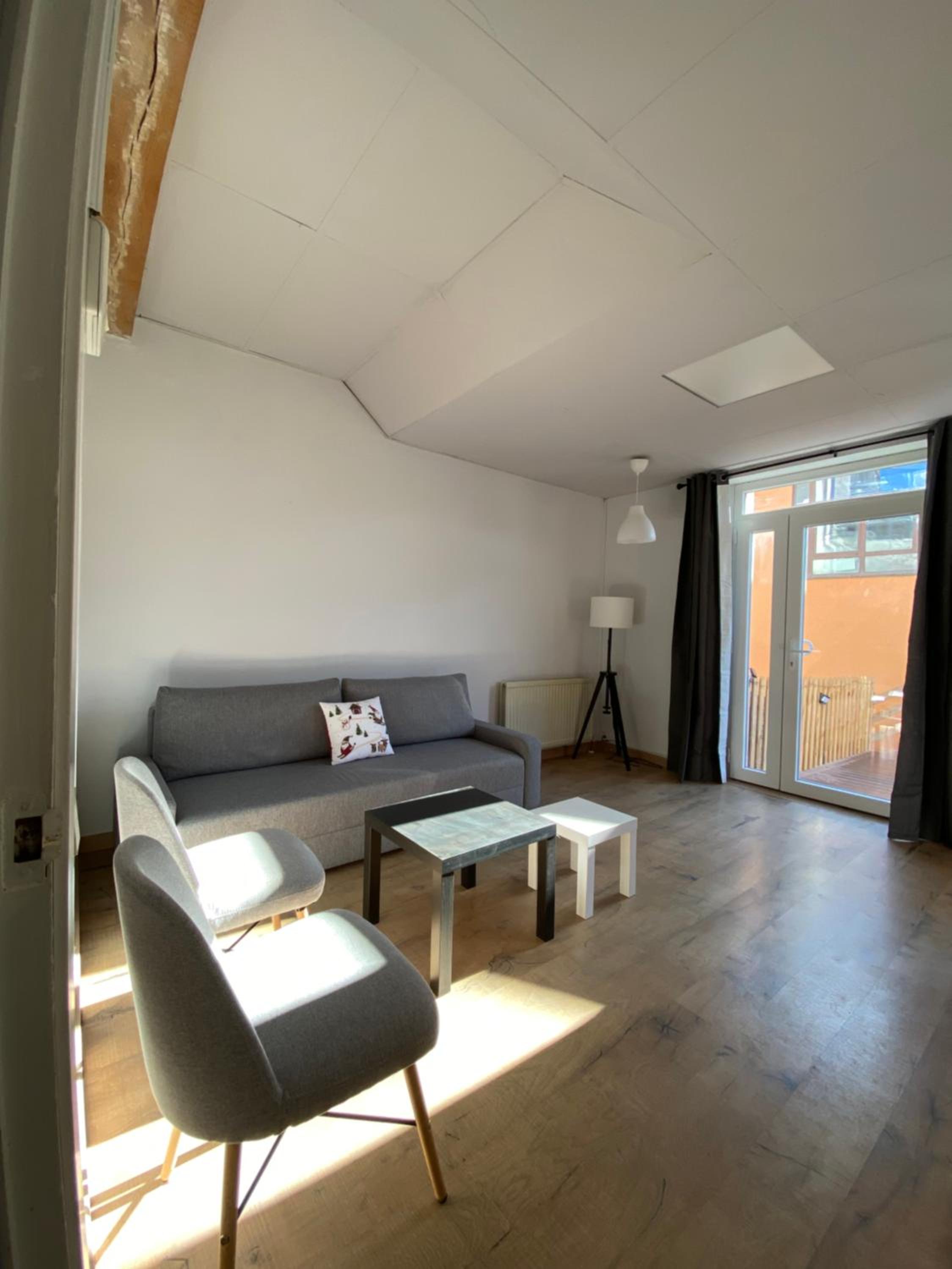 One-Bedroom Apartment photo 2