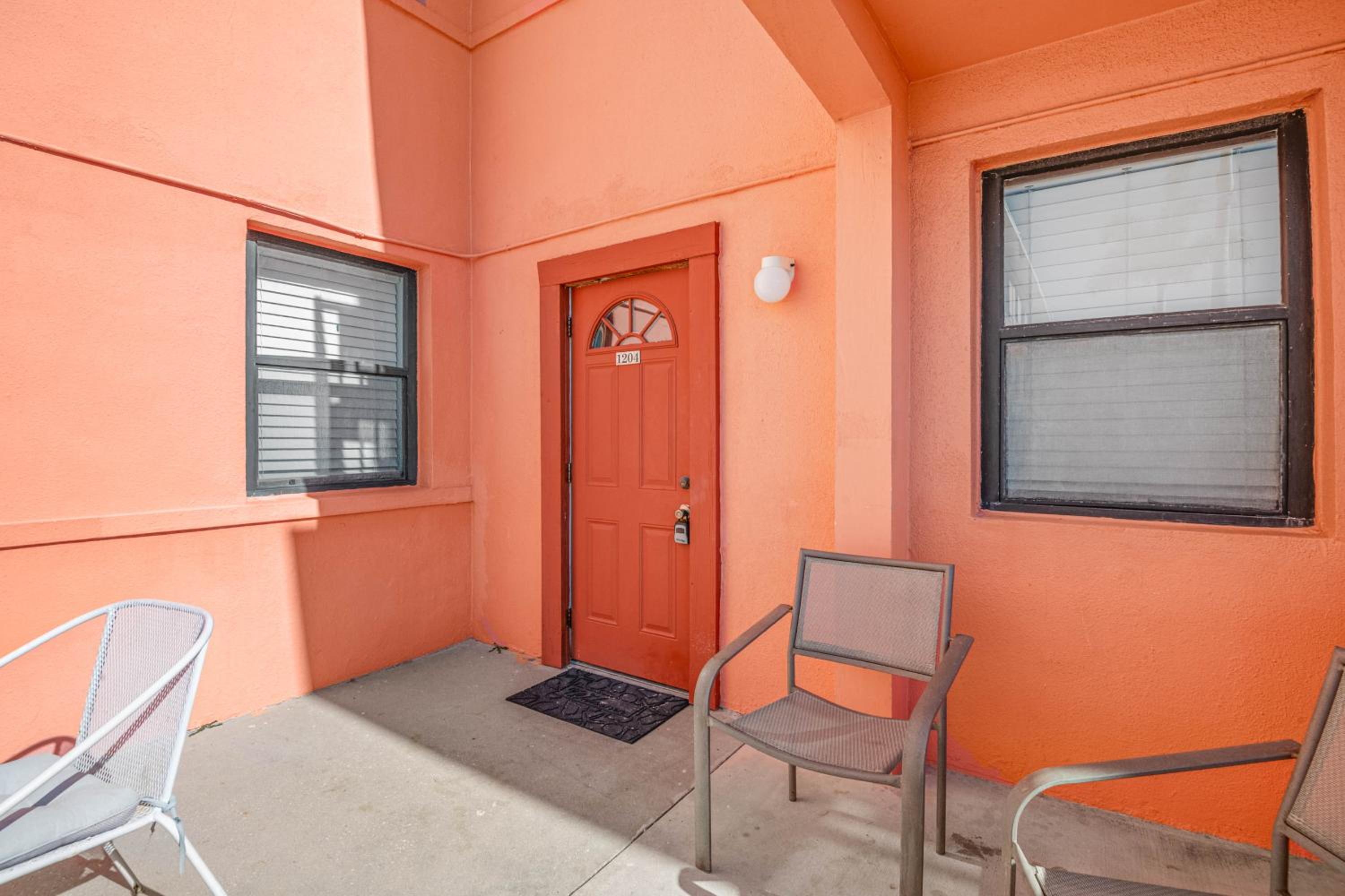 Studio Apartment