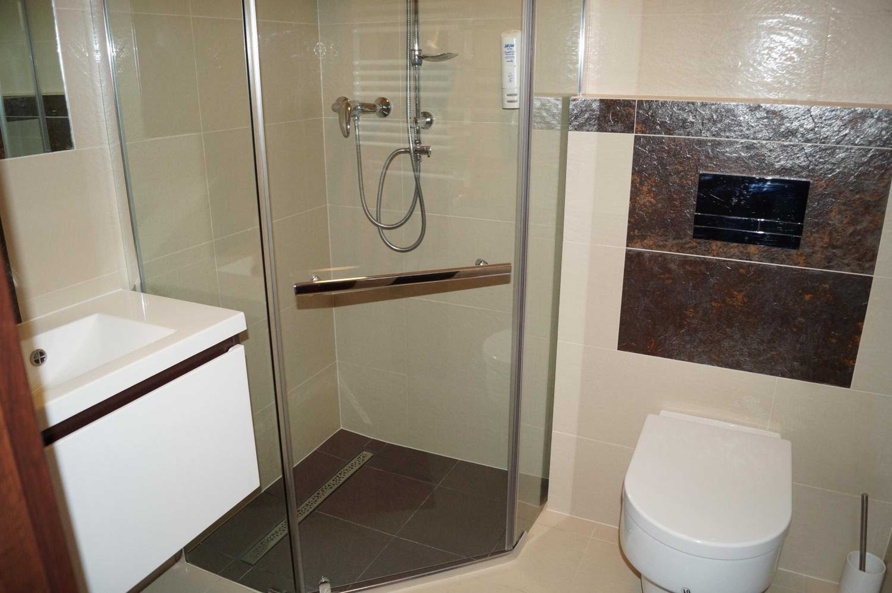 Double or Twin Room - Photo 9