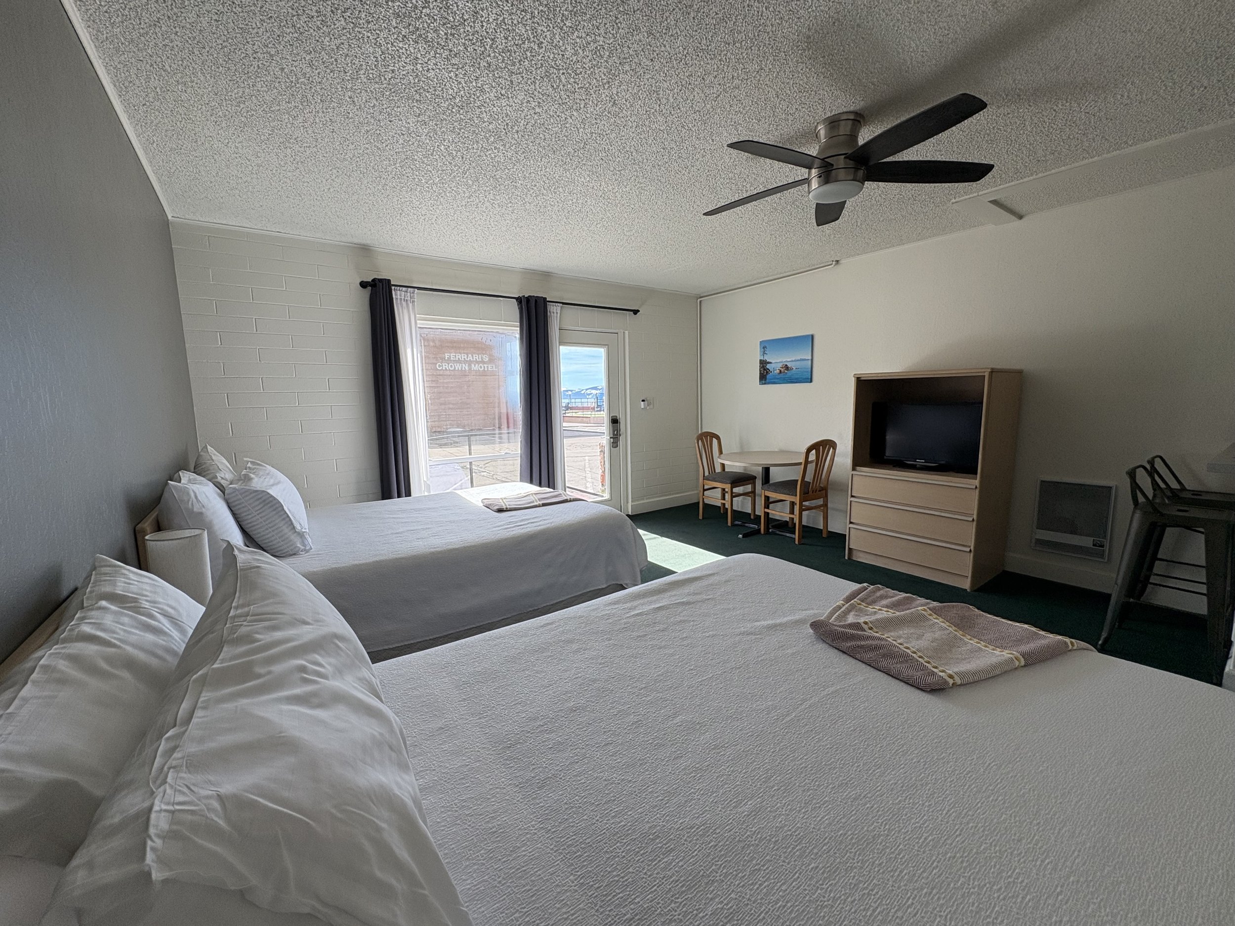 Deluxe room, 2 queen beds, non smoking