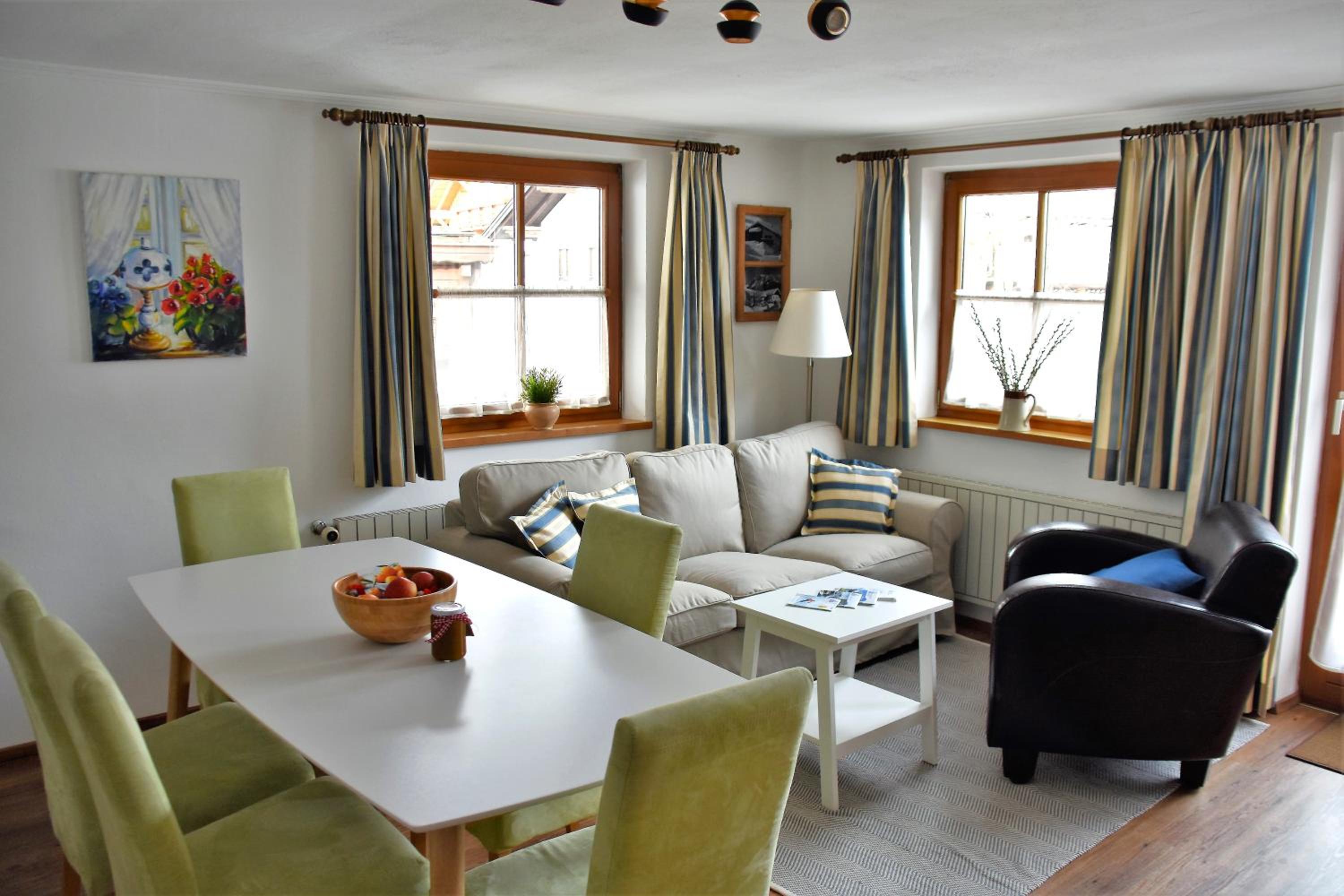 Three-Bedroom House photo 3