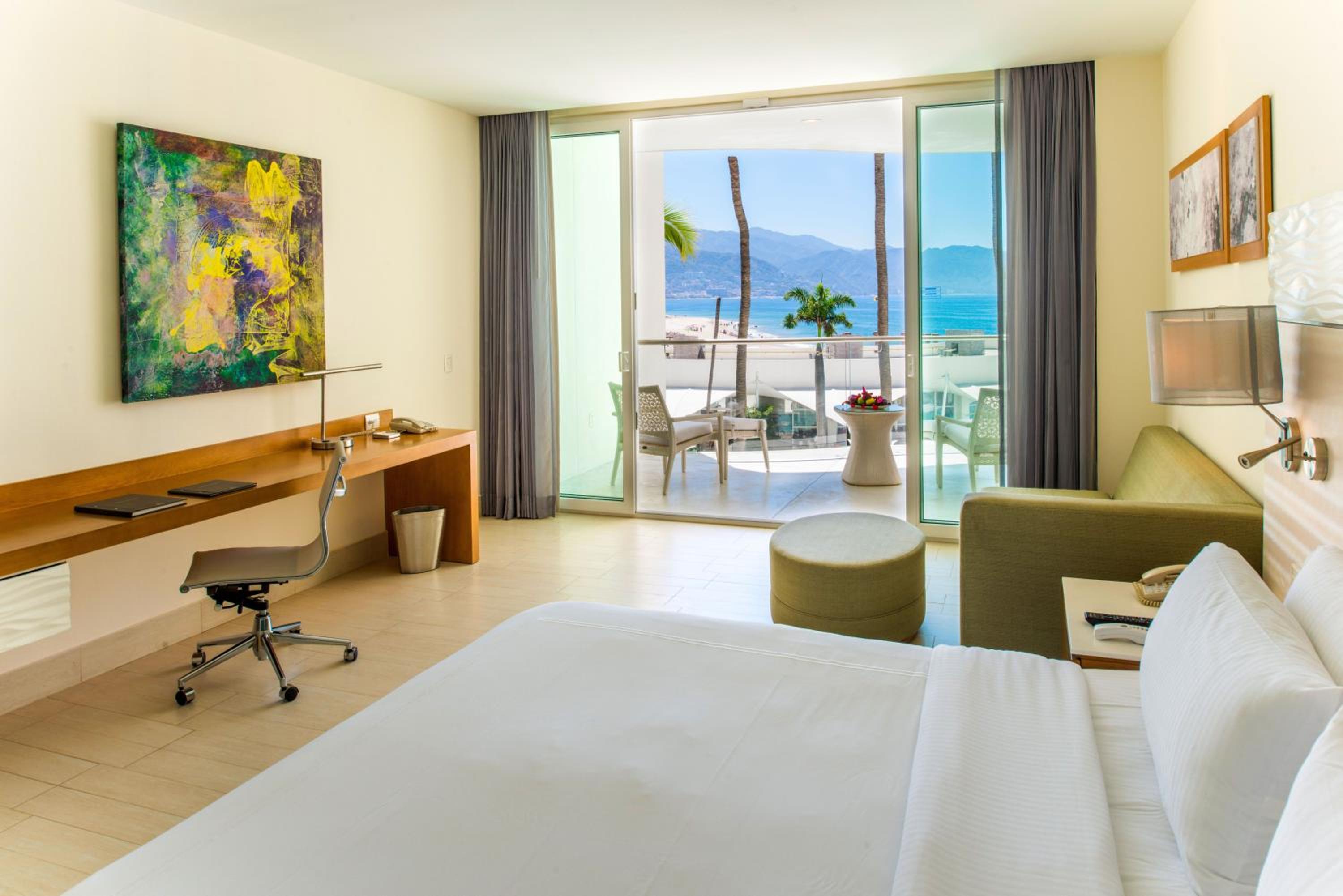 Junior Suite Balcony King