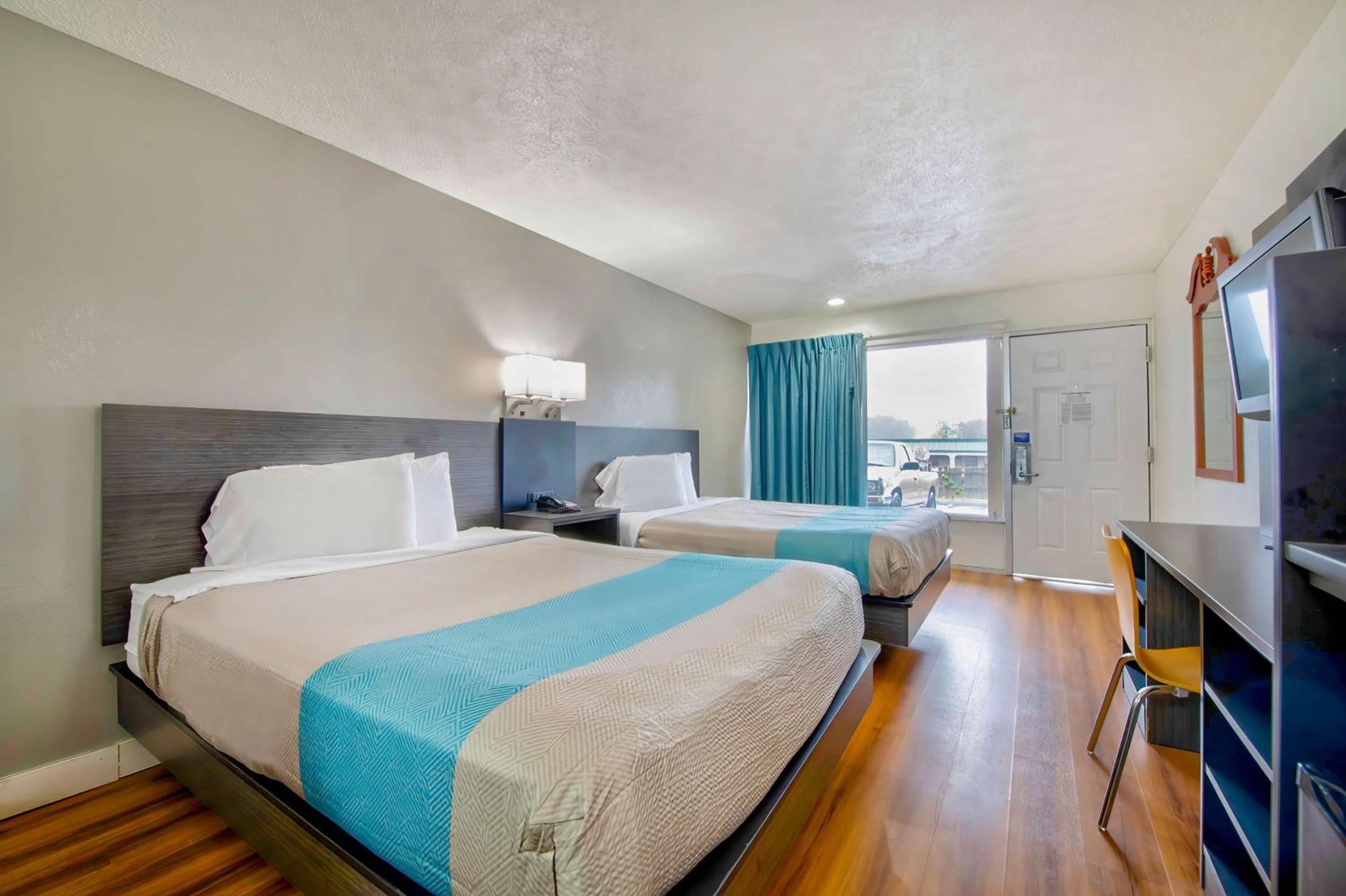 Deluxe Queen Room with Two Queen Beds - Non-Smoking
