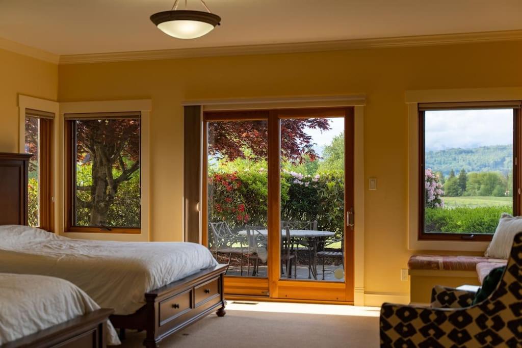 Three-Bedroom Villa photo 1
