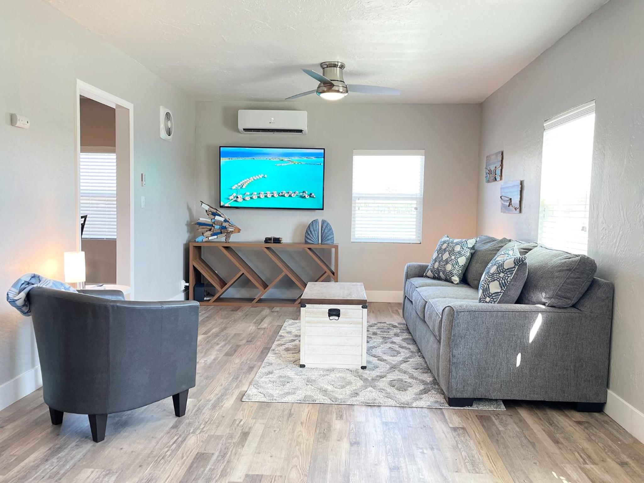 Family Room photo 1