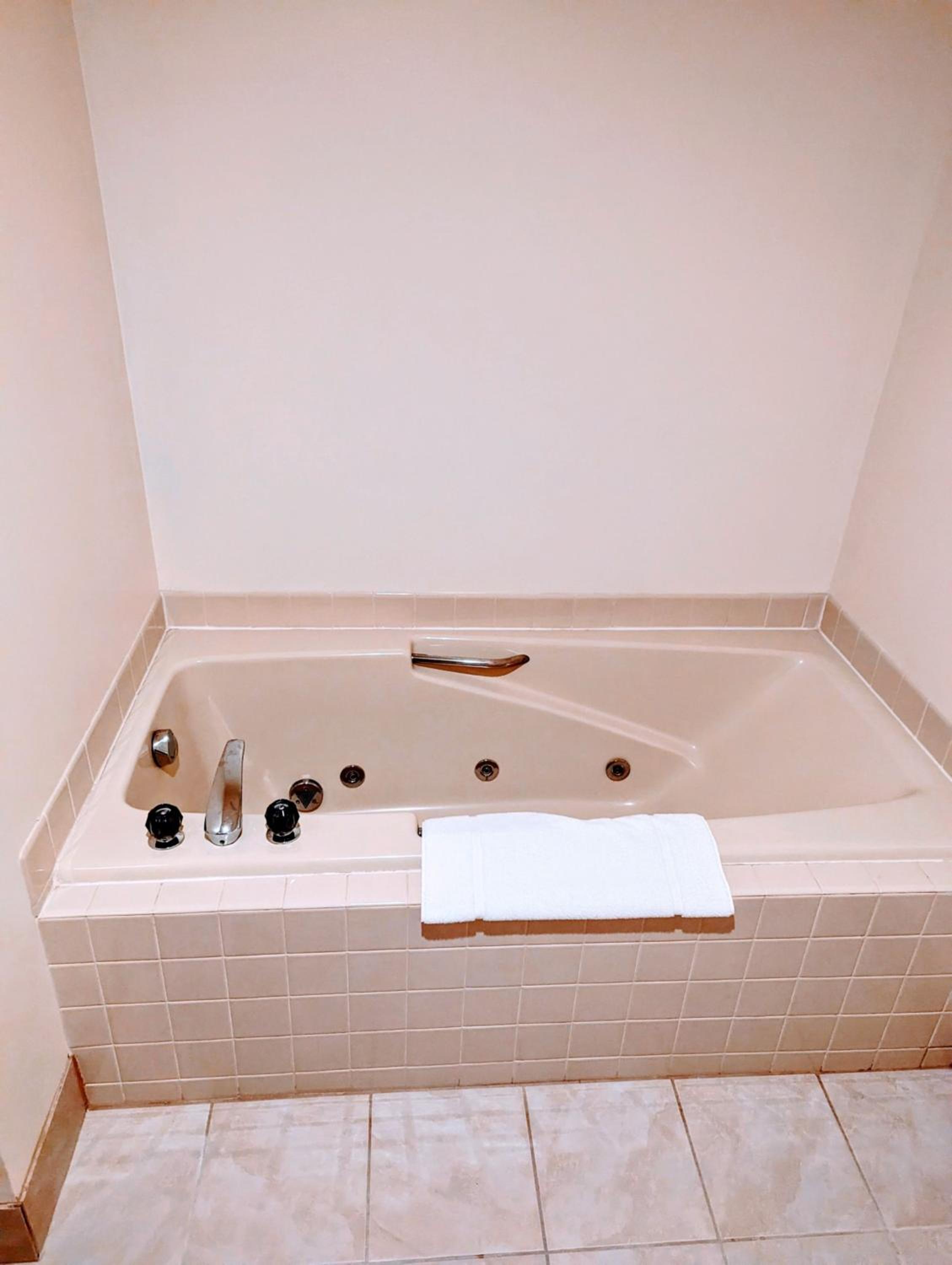 King Suite - Photo 8