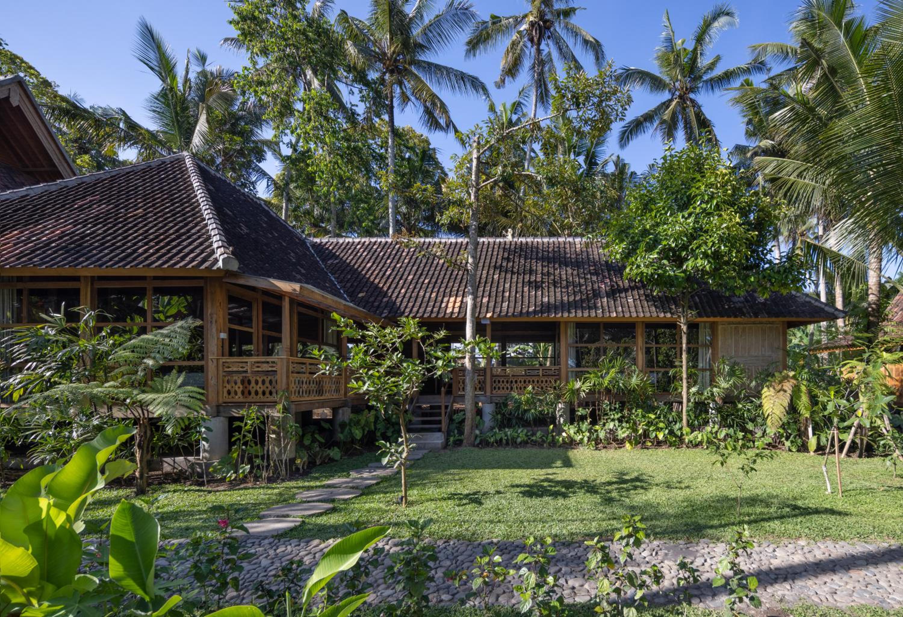 Three-Bedroom Bungalow - Photo 3