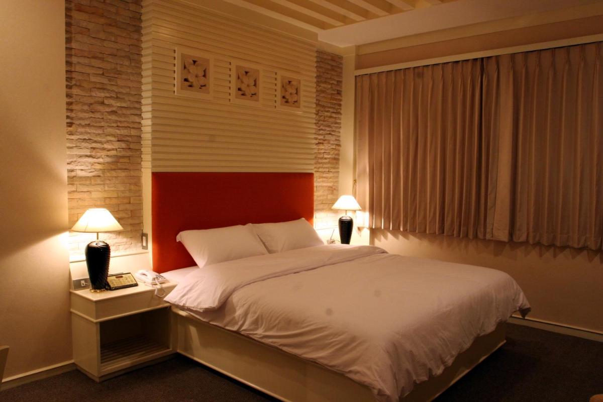 Superior Double or Twin Room photo 2