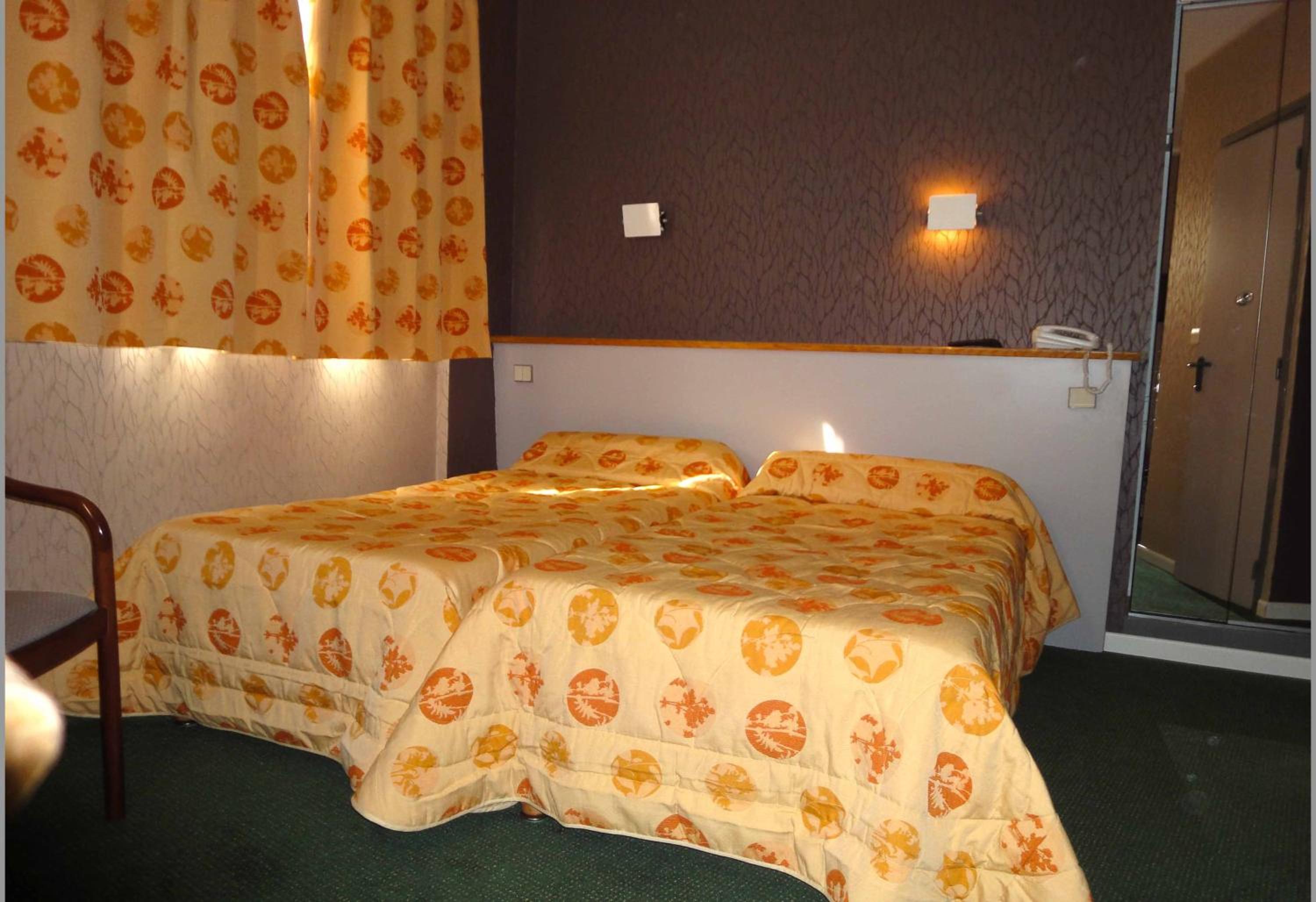 Double or Twin Room with Bathroom photo 2