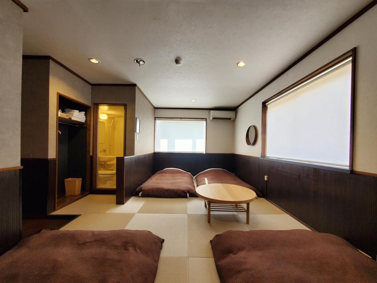 Quadruple Room with Shower - Photo 4