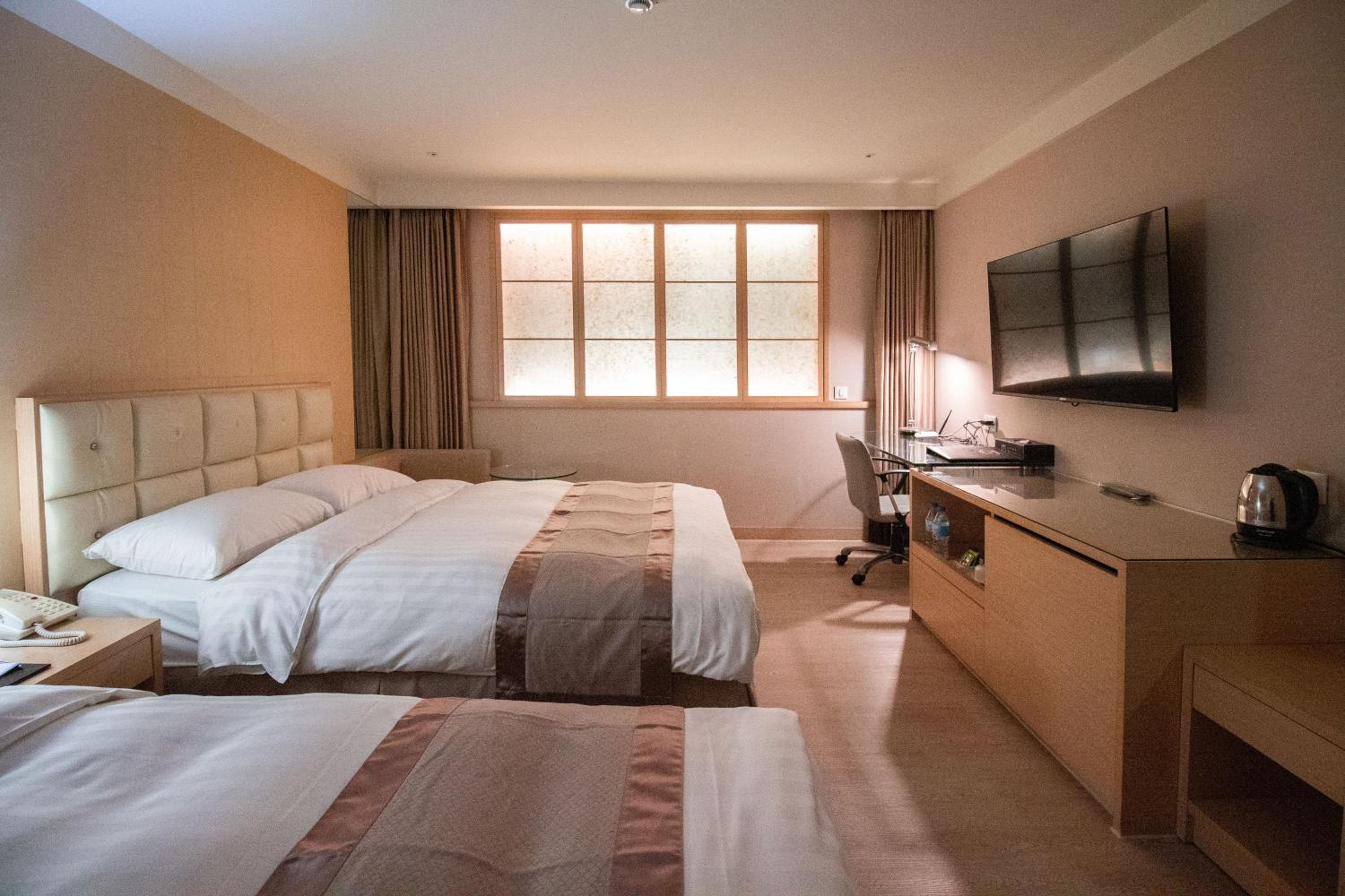Quadruple Room Without Window