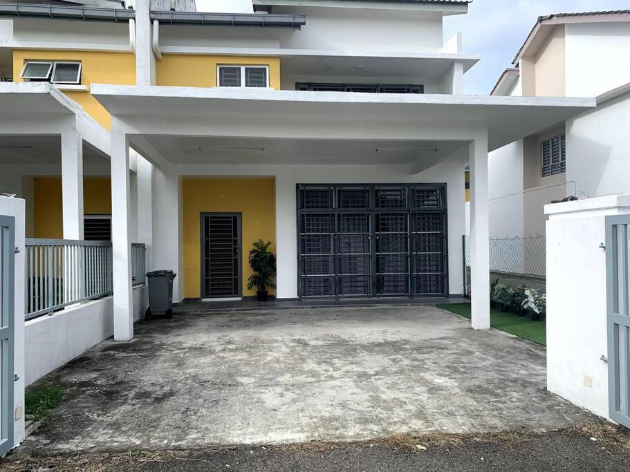 One-Bedroom House photo 1