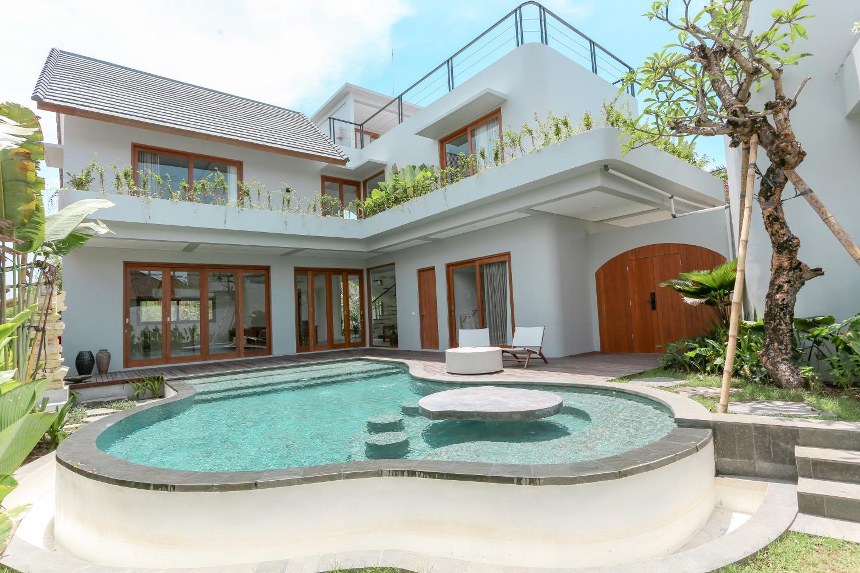 Three-Bedroom Villa - Photo 22