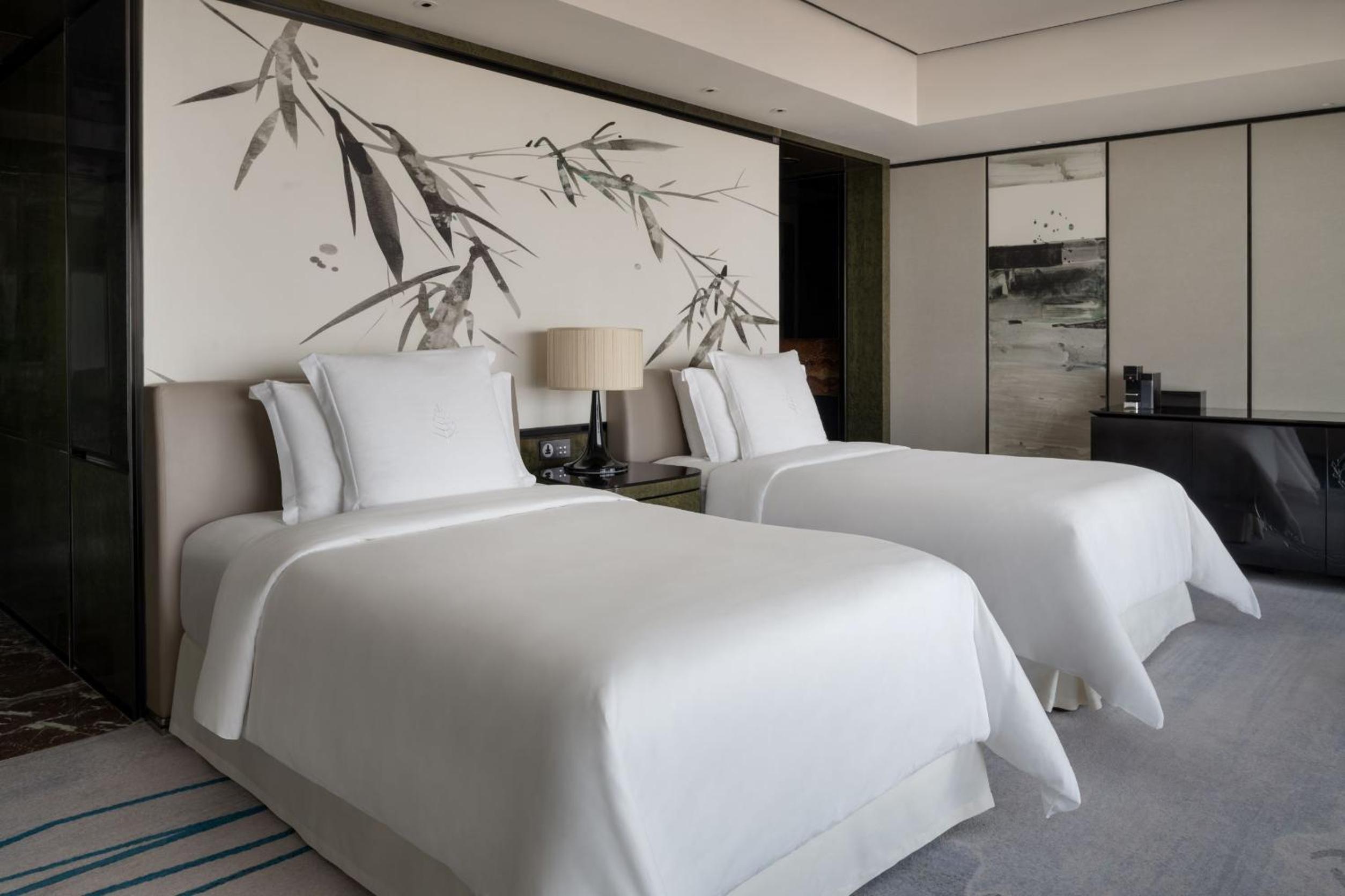 Deluxe Twin Room with River View - Photo 2