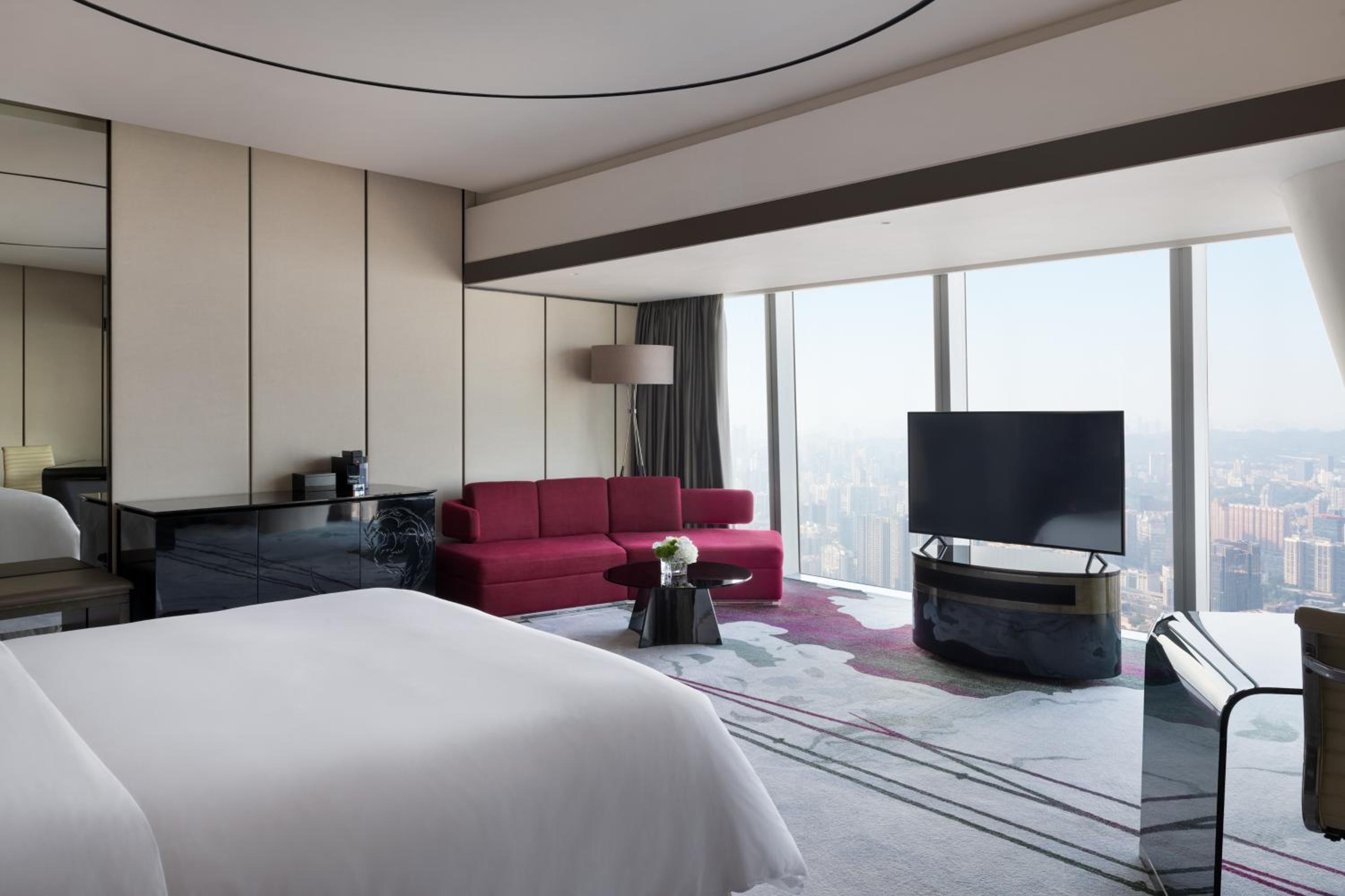 Deluxe King Room with City View - Photo 1