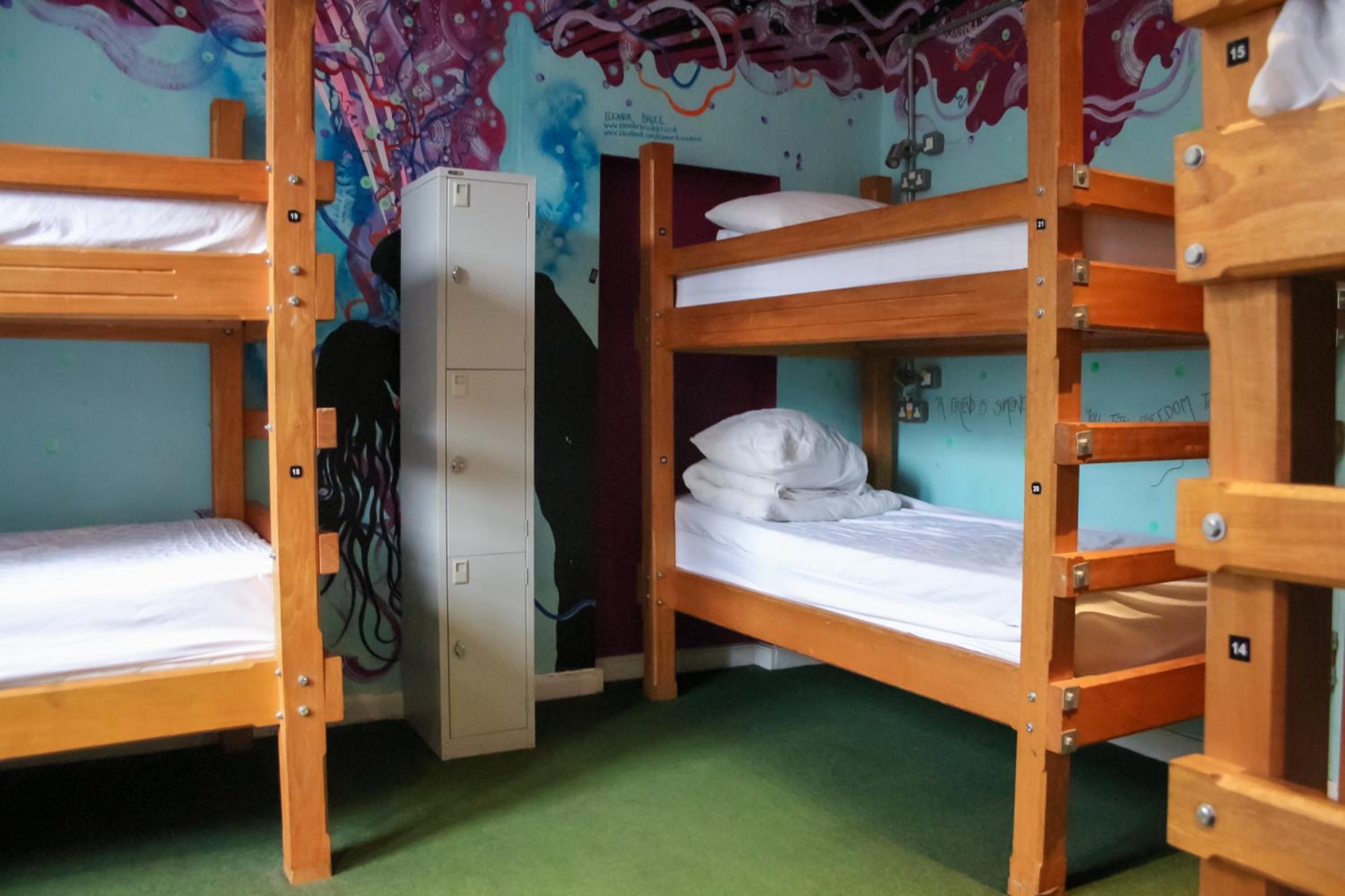 Bed in 8-Bed Mixed Dormitory Room sleeps 8 photo 3