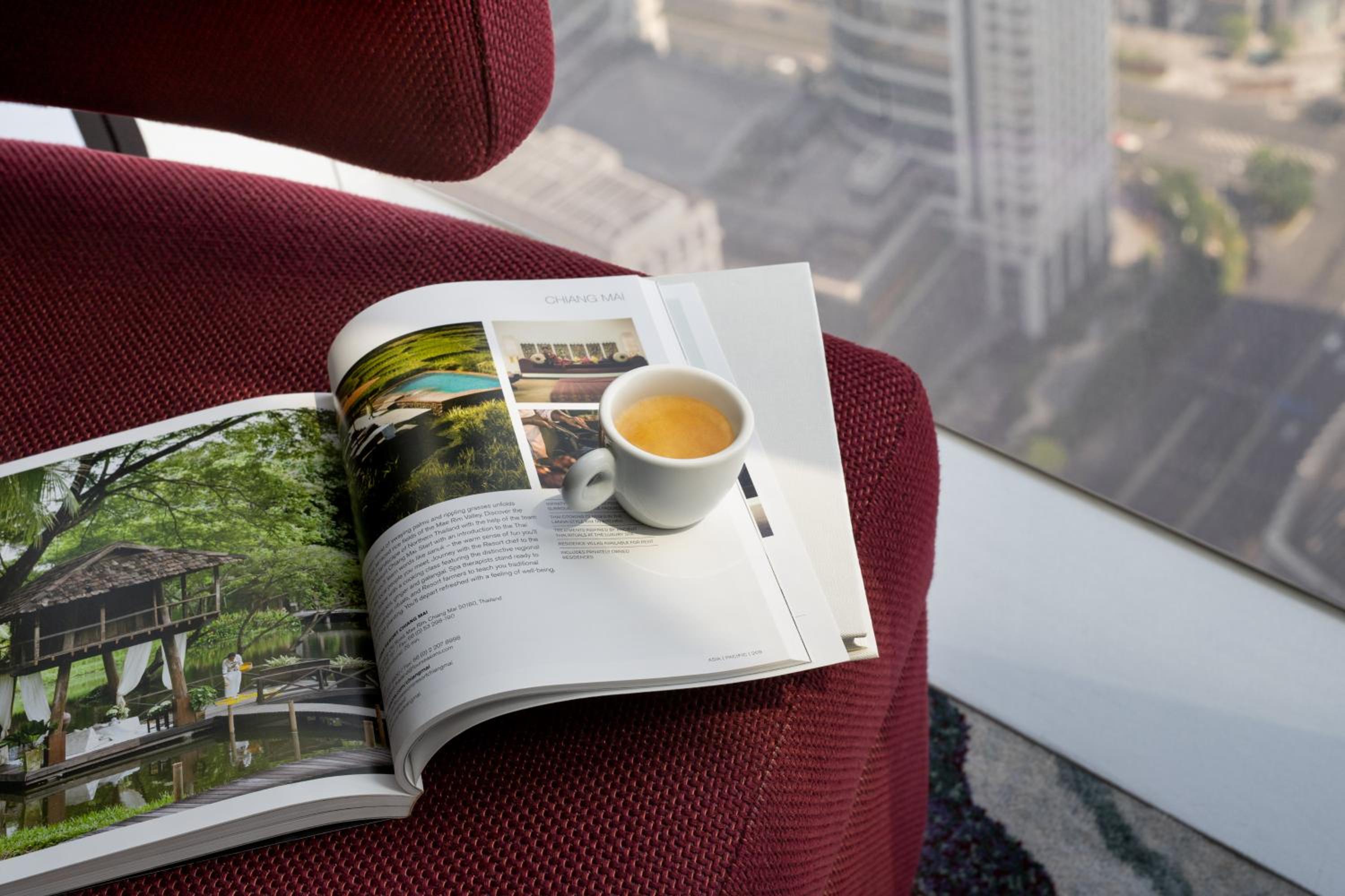 Deluxe King Room with City View - Photo 5
