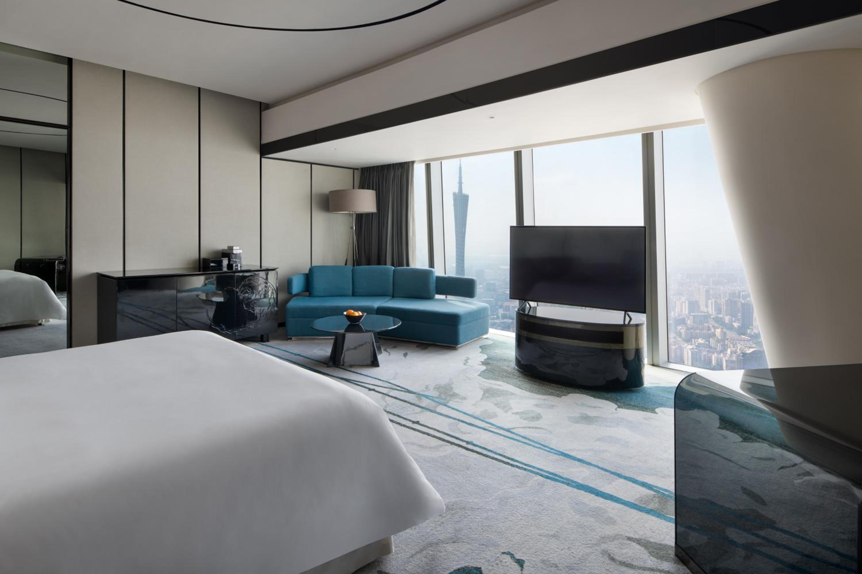 Superior King Room with Canton Tower View  - Photo 1