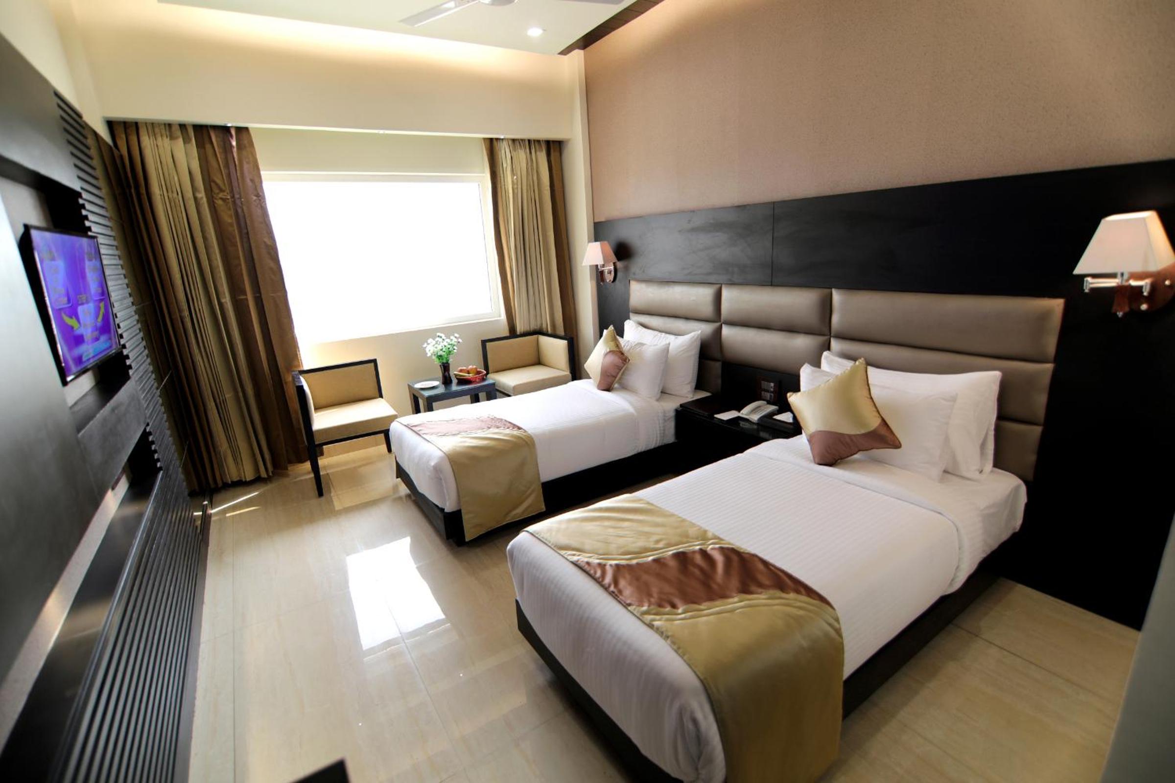 Deluxe Room - Photo 3