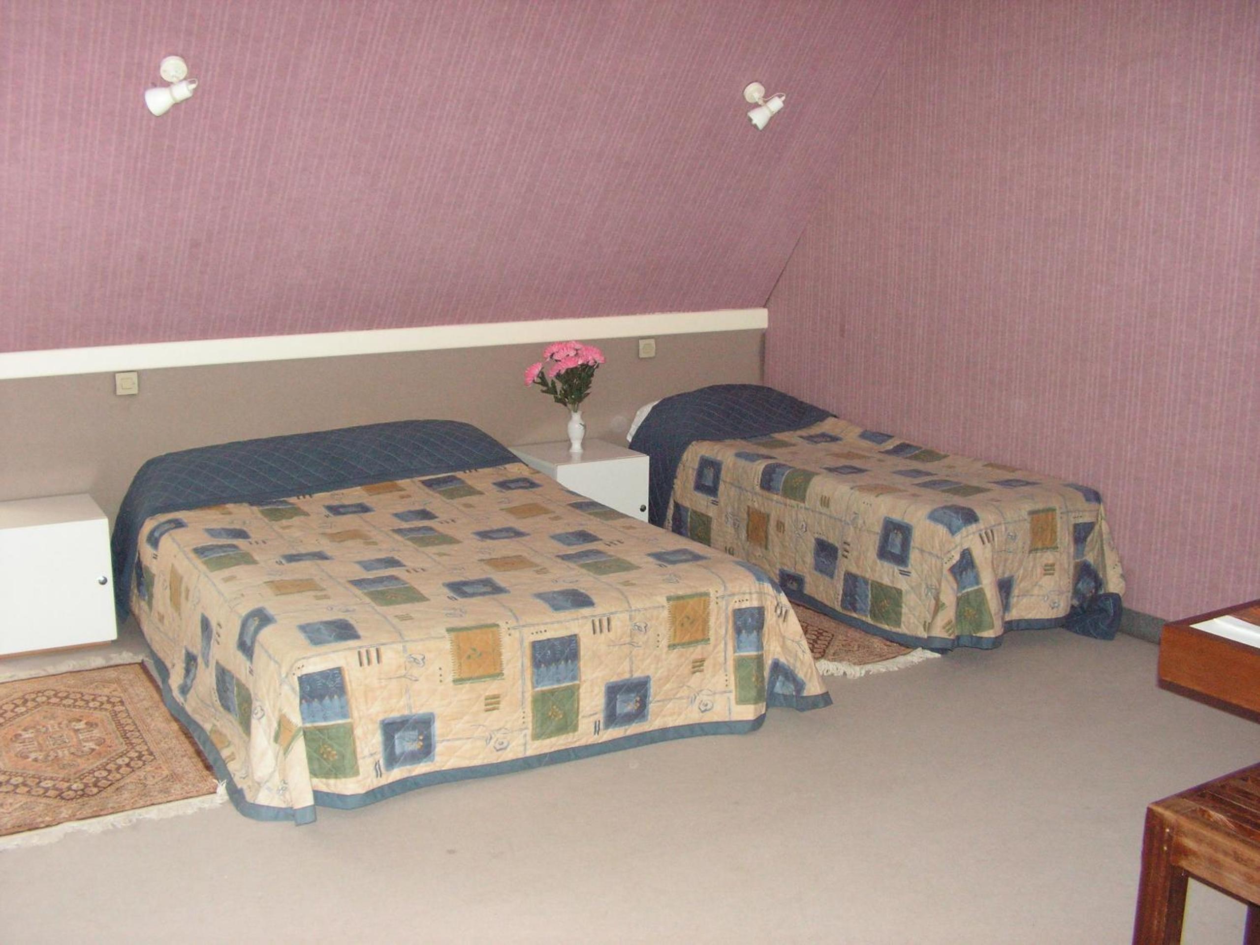 Family Room - Photo 3