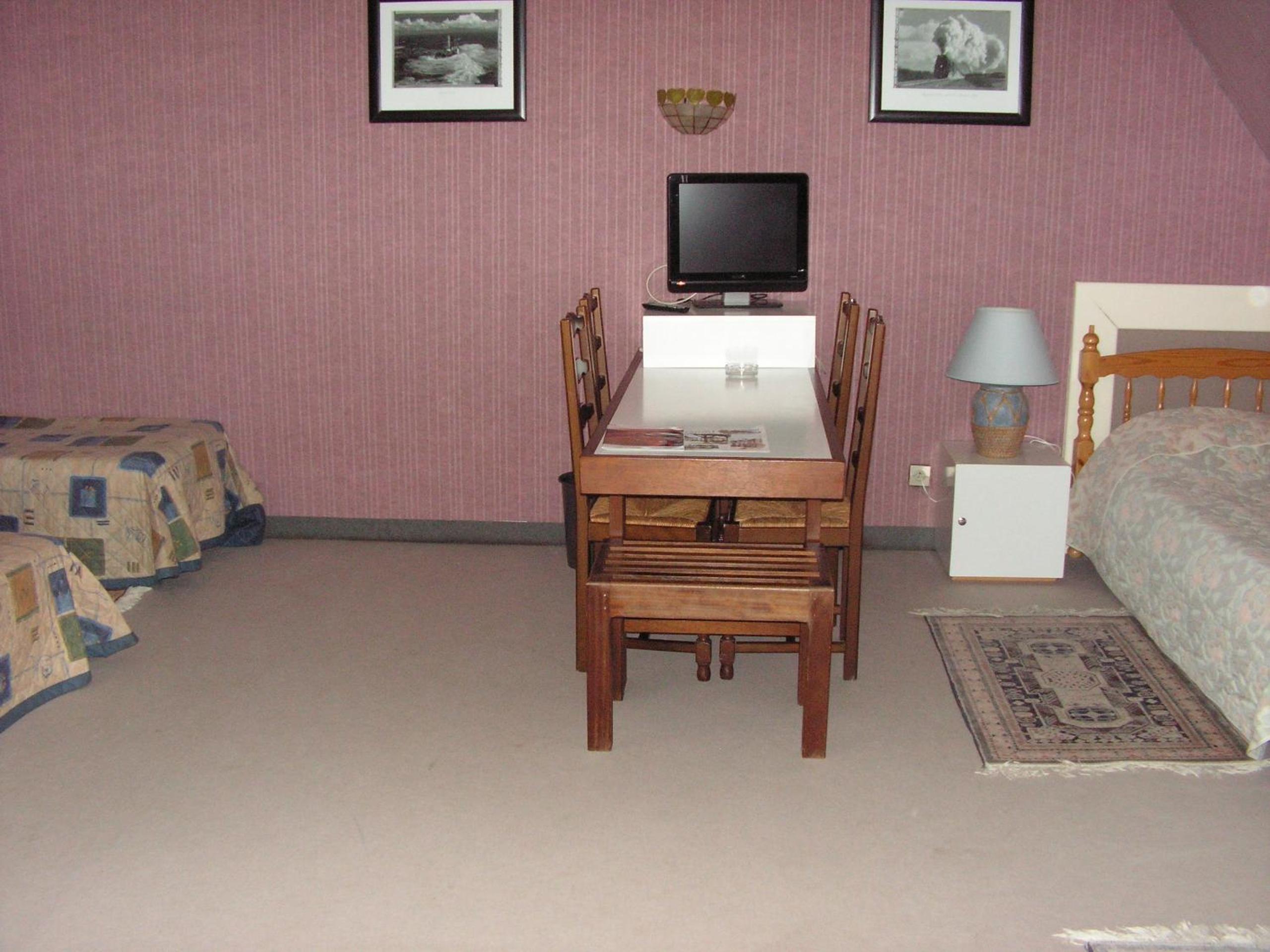 Family Room - Photo 4