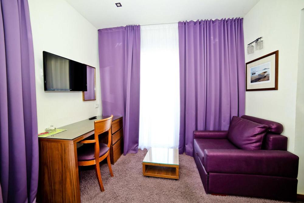 Classic Triple Room - Photo 1