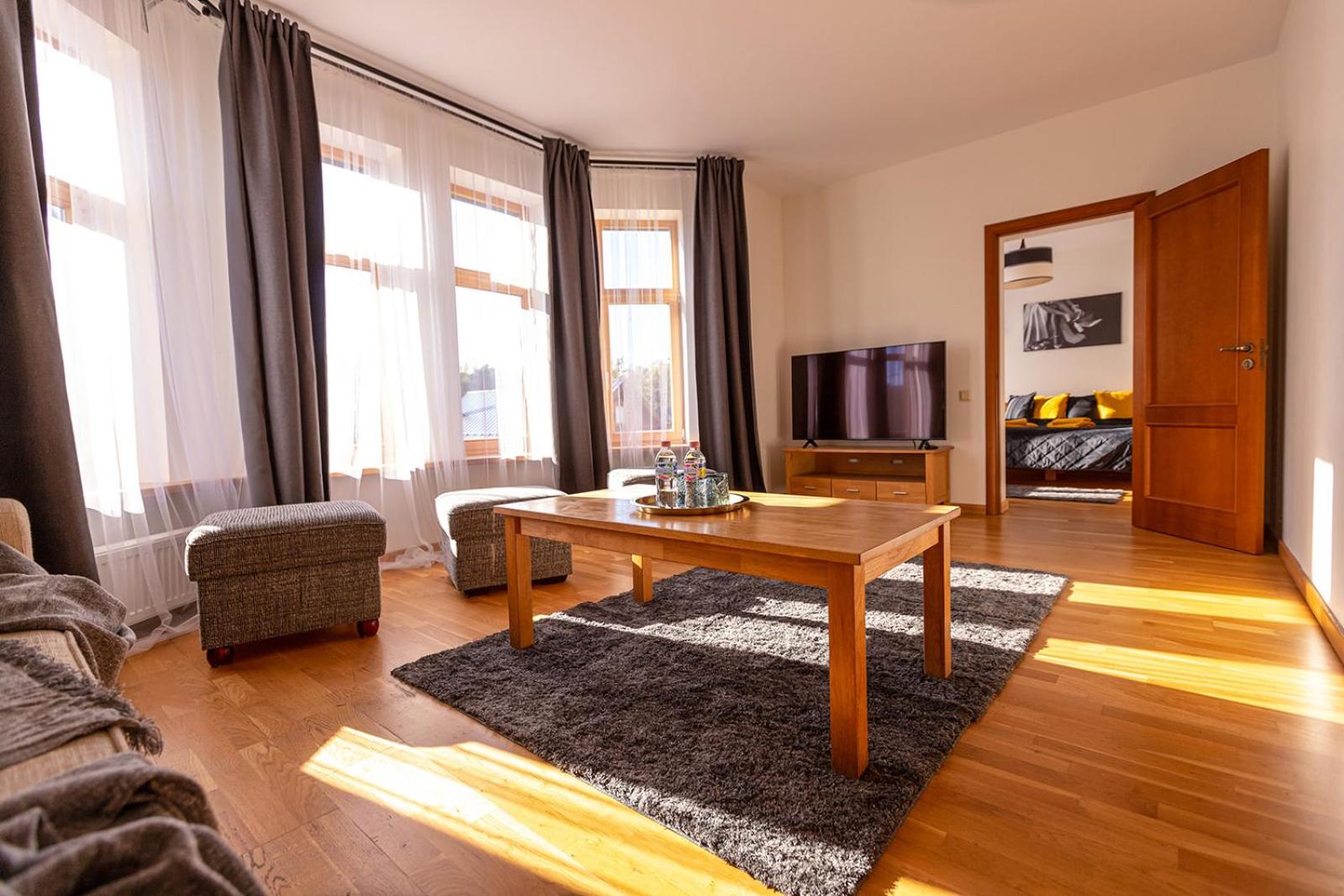 Standard Family Room - Photo 5