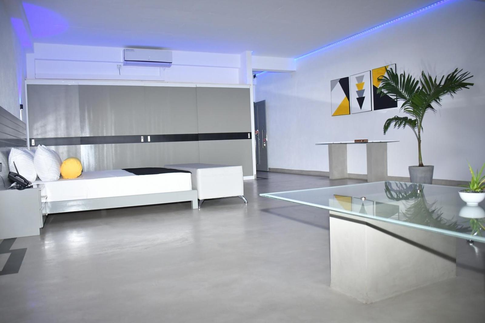 Deluxe Suite with Sea View photo 3