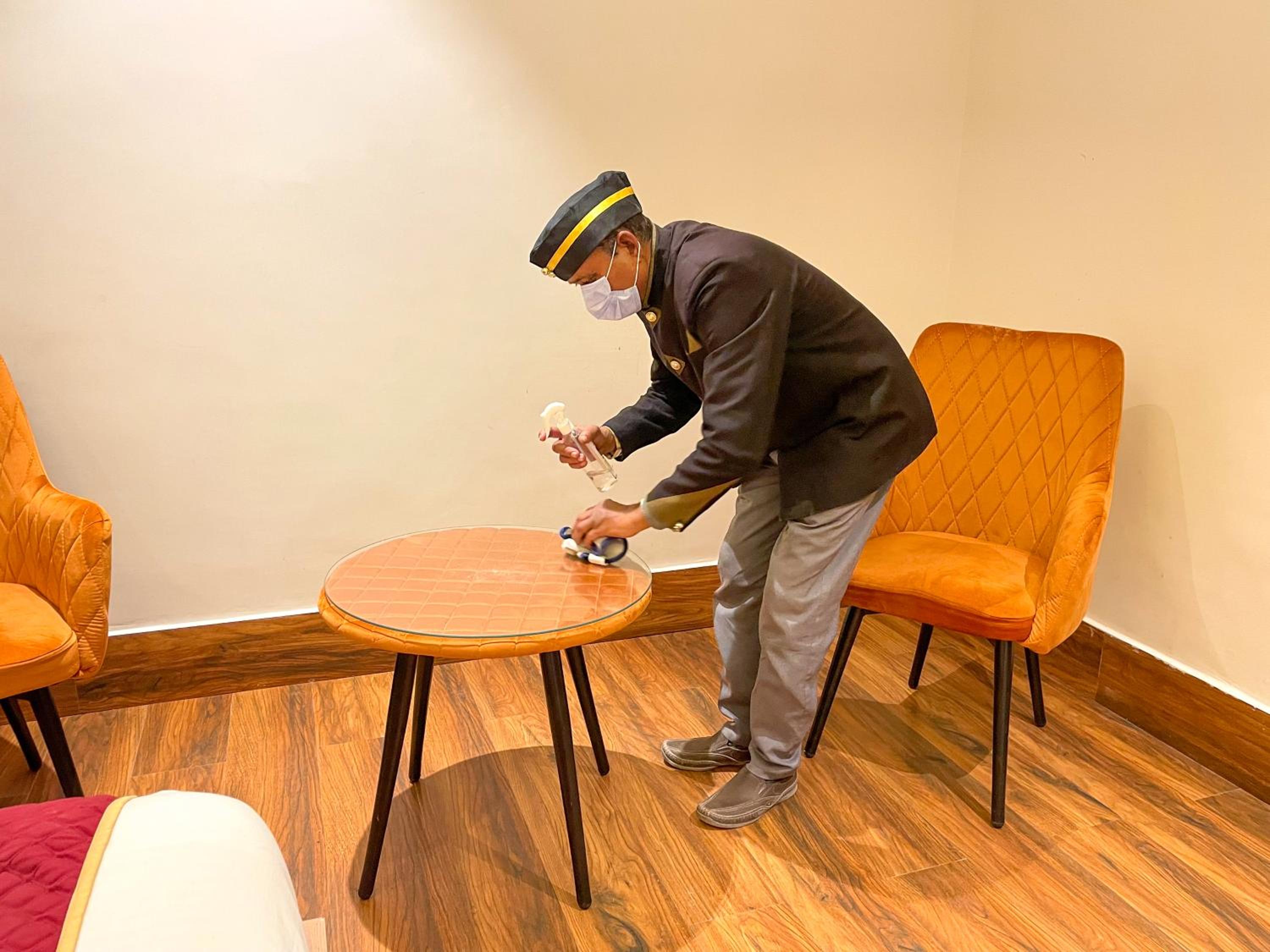 Deluxe King Room - Photo 3